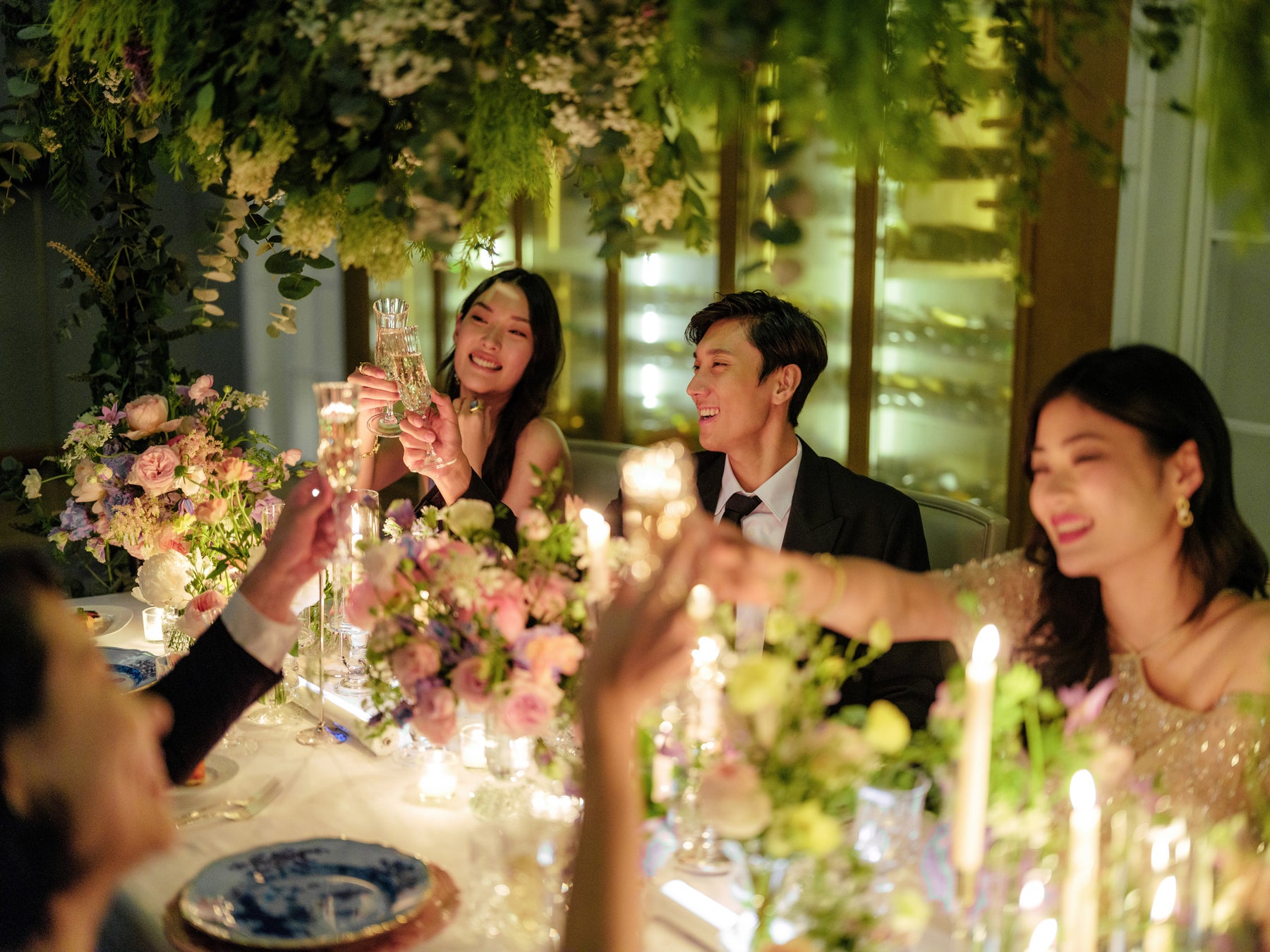 【山梨｜山中湖】”アボカドトースト”で「大バズり中」のAMAAMA BAR&CAFE LOUNGE(アマアマ バー&カフェ ラウンジ)が、旧美術館時代の天井壁画を公開。