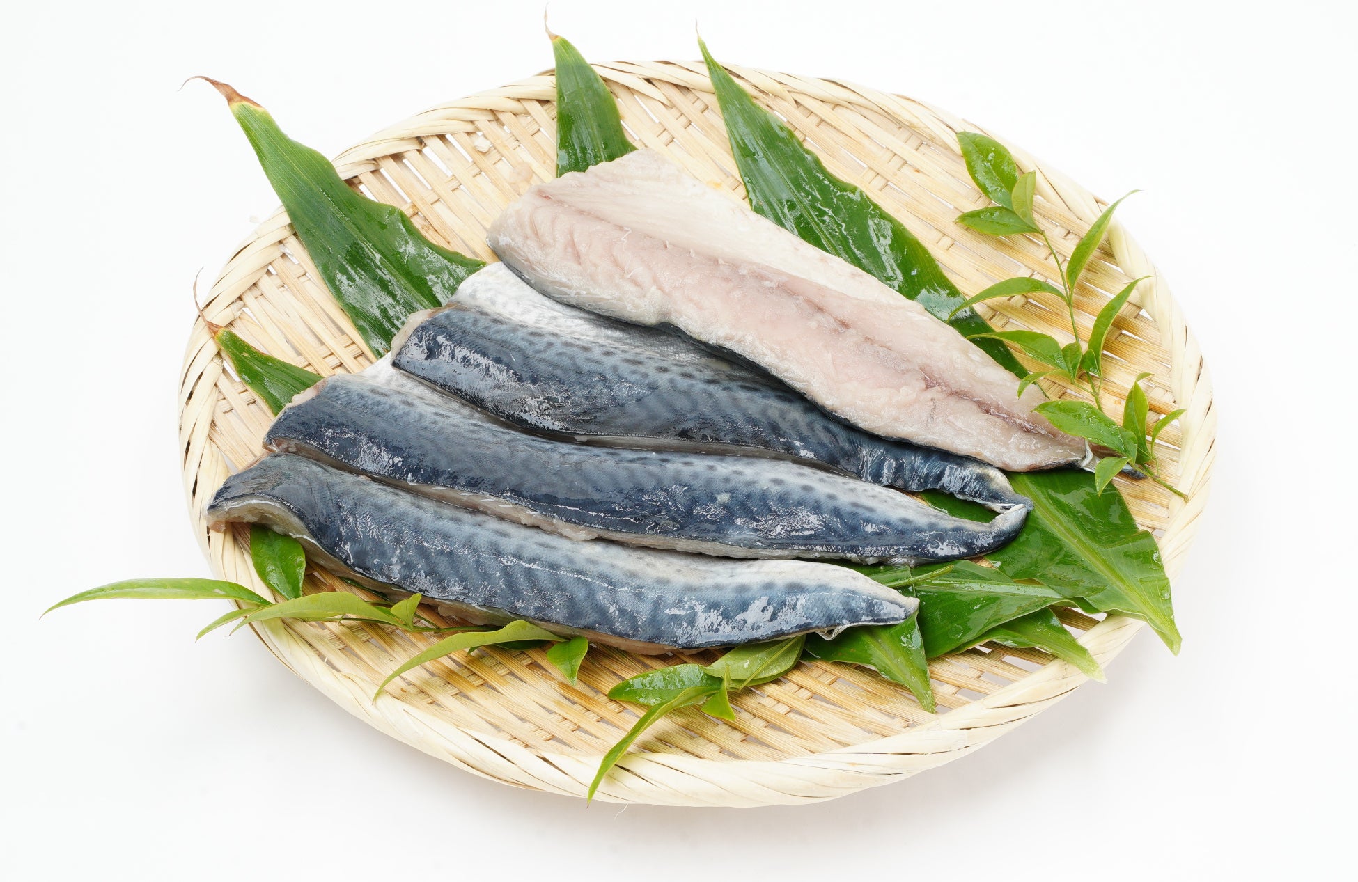 展覧会『大ゴッホ展 夜のカフェテラス』会場限定にて、ガラス絵で描いた『夜のカフェテラス缶』を新発売。ゴッホの絵画の世界観を缶の内側まで表現したお菓子缶