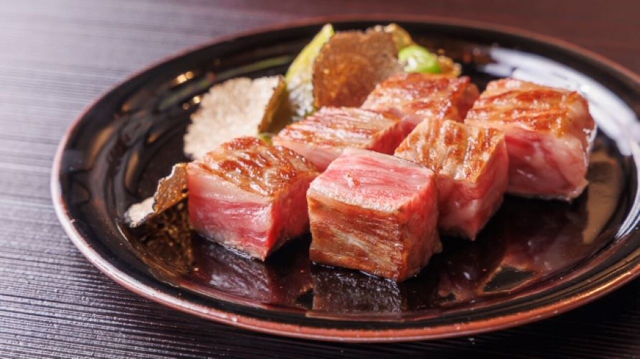 ９月15日の敬老の日におすすめ「長生きフルーツバスケット」秋の果物、梨・柿・葡萄の贈り物はきっと喜ばれます。