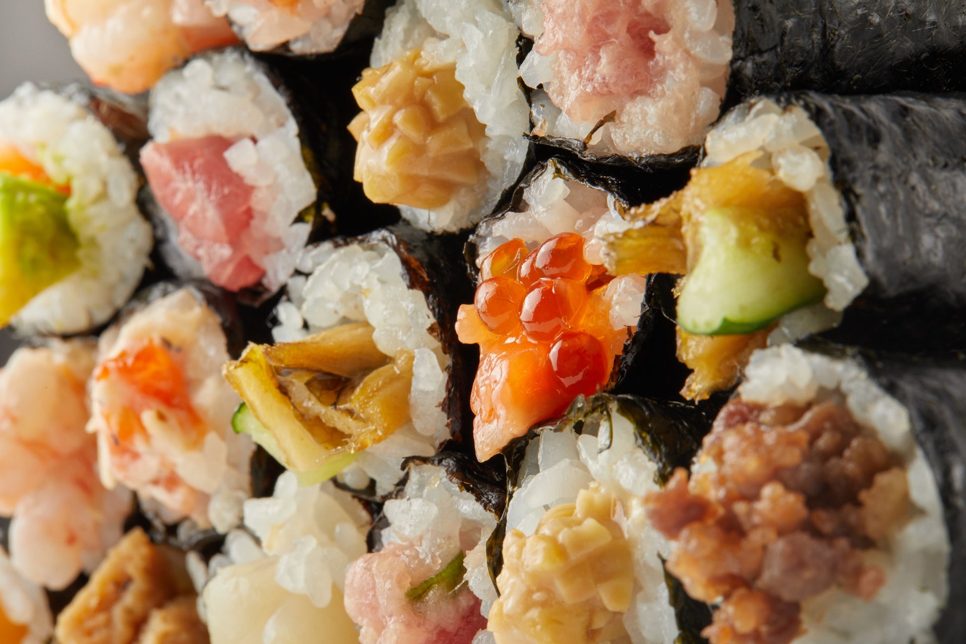 『ピカチュウ東京ばな奈』が大きくなっちゃった？！“4個入クッションセット”プレゼントキャンペーン開催！