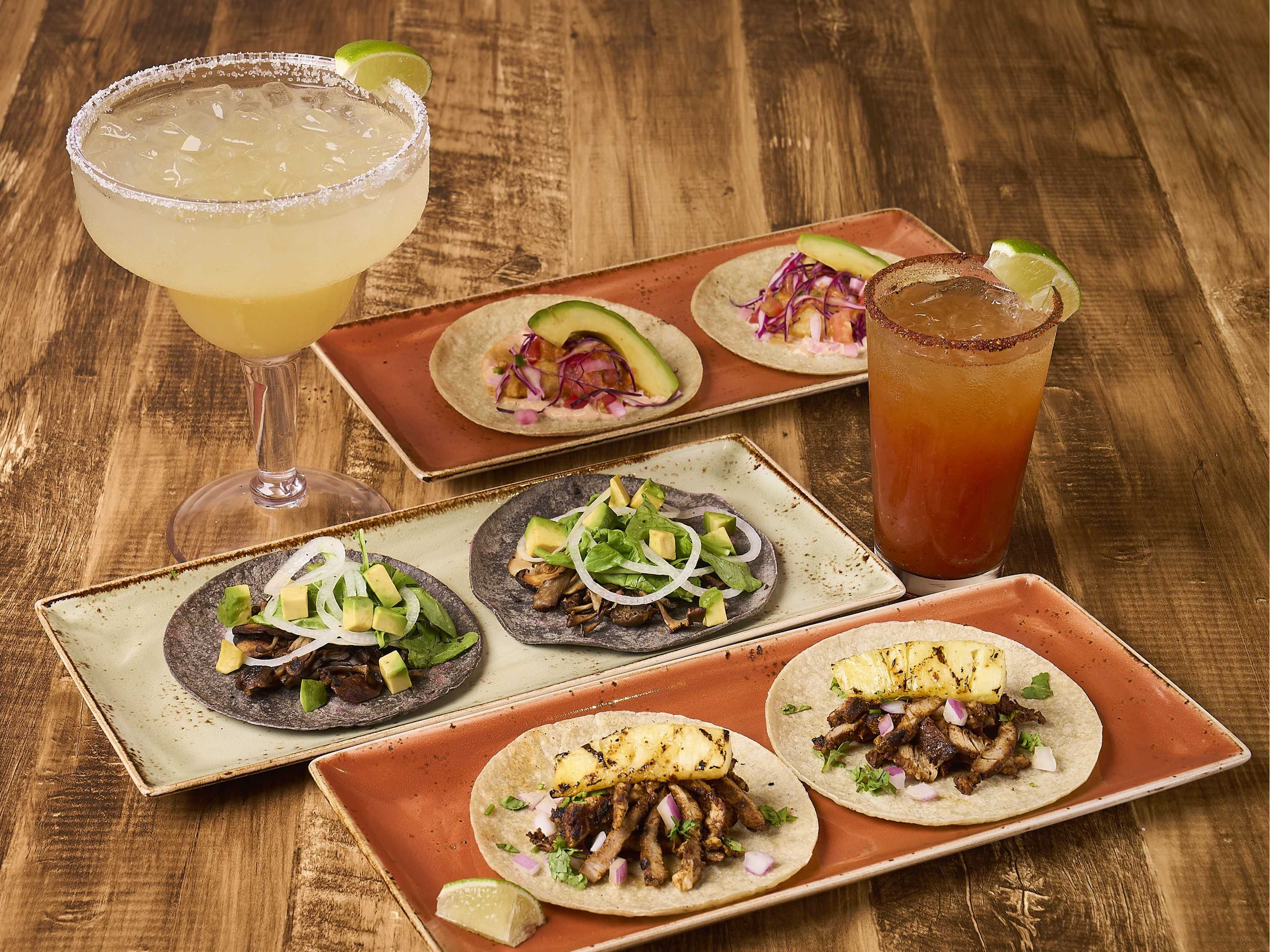 肉つけうどん店「うつけ」期間限定メニュー「3種チーズのまぜうどん」