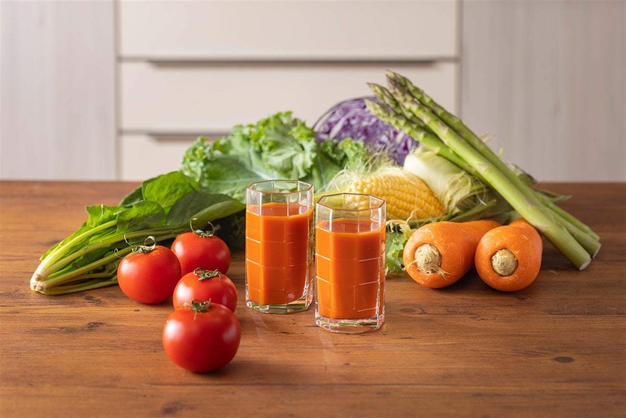 「野菜生活100　Ｓｍｏｏｔｈｉｅ　ＳＯＹ　ＰＲＯＴＥＩＮ　アサイーmix」「野菜生活100　Ｓｍｏｏｔｈｉｅ　ＳＯＹ　ＰＲＯＴＥＩＮ　ざくろmix」　新発売