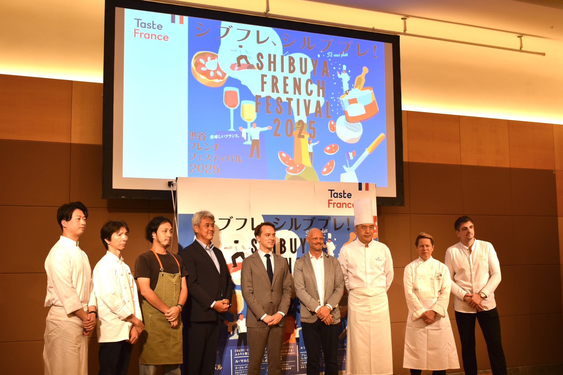 【La RINAカフェ】金沢ゆかりの版画と染色――「素材」と「ゆらぎ」を主役に据えた月替わり個展を開催。屋良優奈『喫茶ロサスピーナ』（開催中）、石井佑宇馬『貝は遠音にこたふ。』（10/28～）