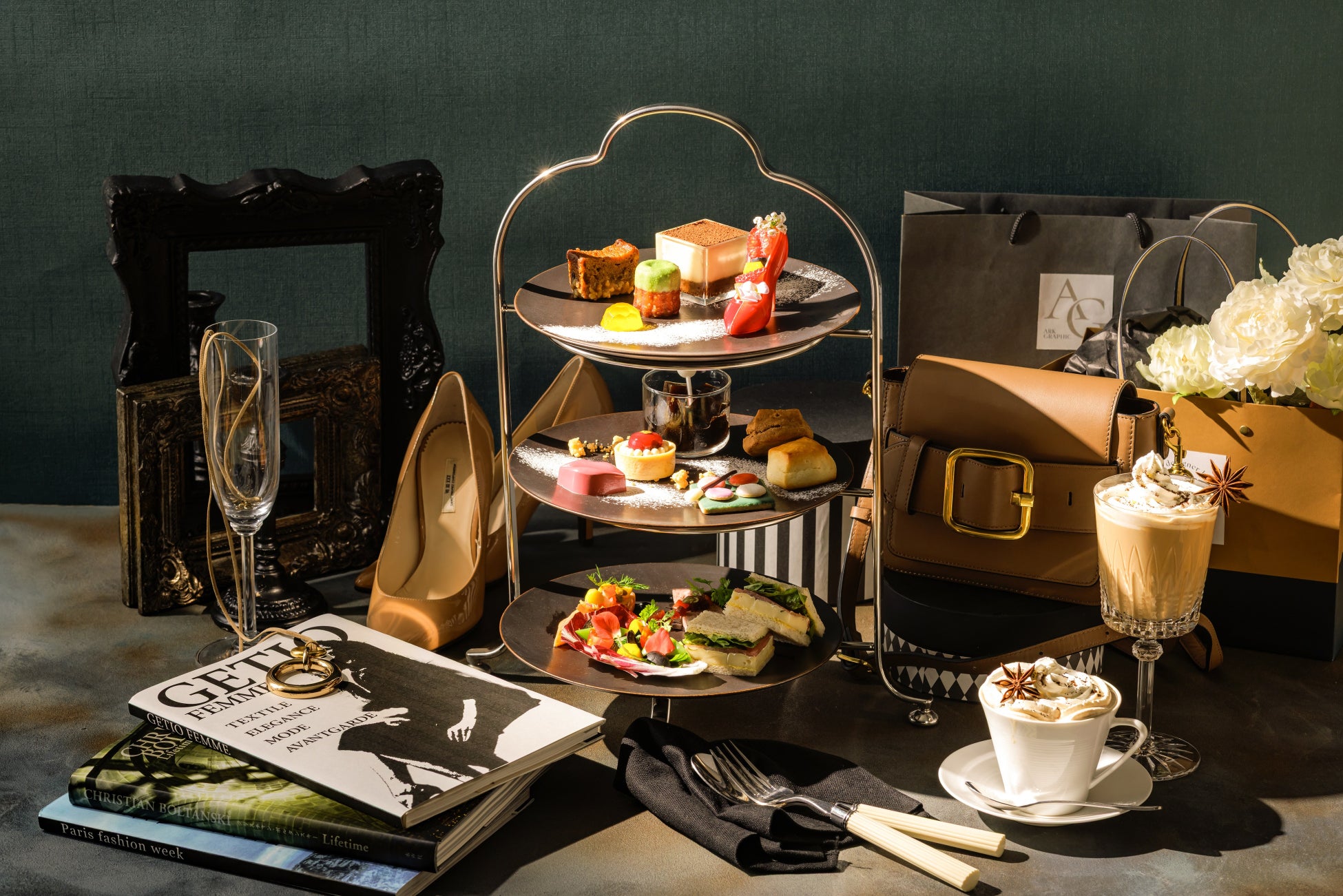 ヒルトン福岡シーホーク　本日9月24日（水）よりクリスマスケーキの予約受付を開始定番のホールケーキから好評のお一人様用クリスマスケーキを今年も販売