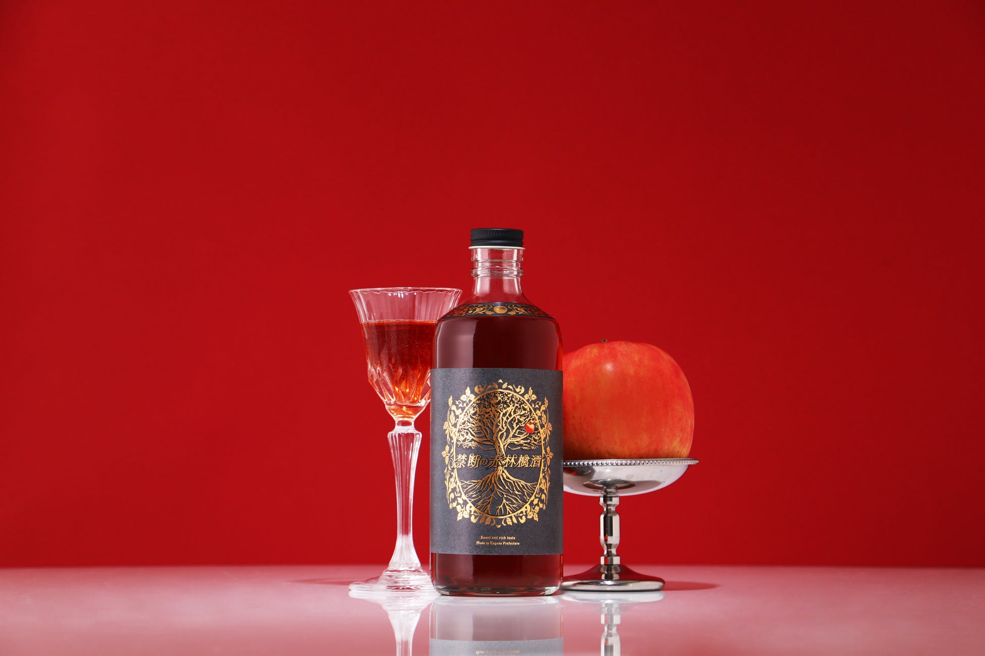 樹の上でぎりぎりまで完熟させた桃をそのまま最短でお酒に「もぎたて生桃のお酒」を販売開始