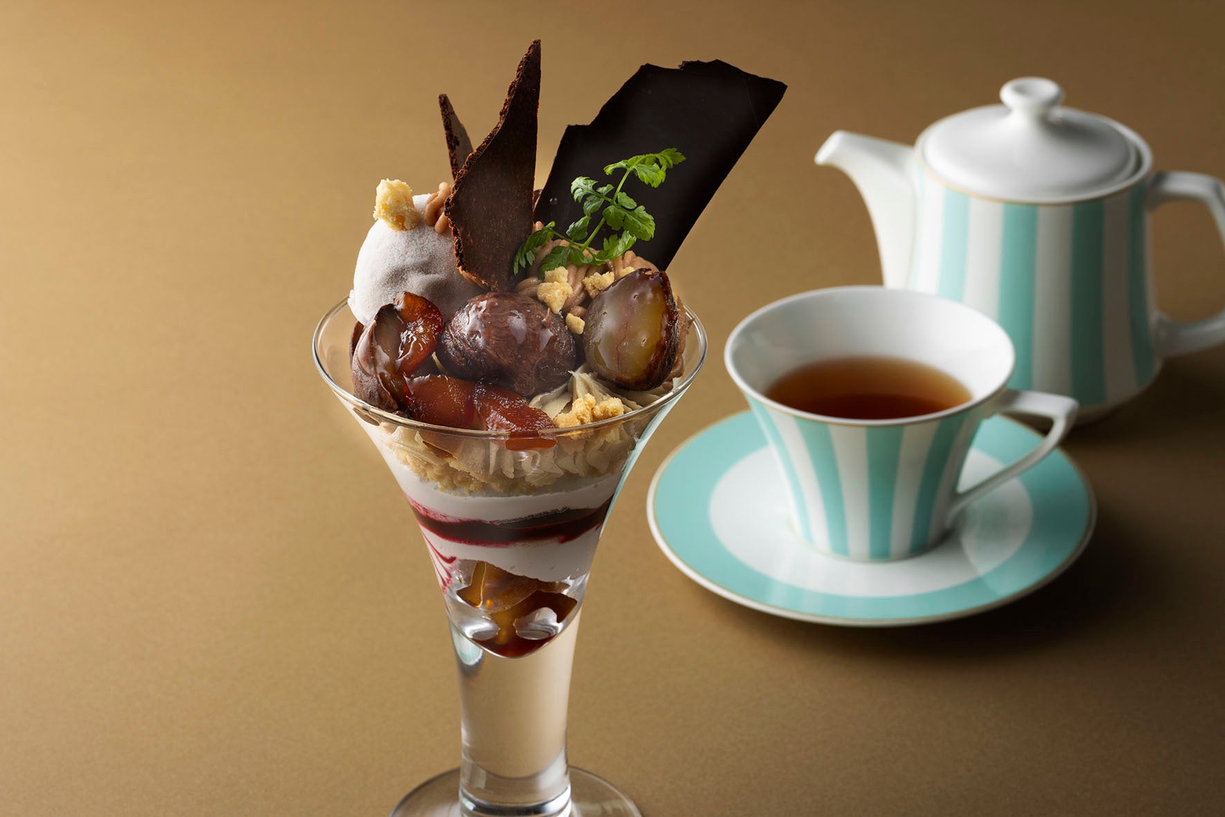 クリスマスディナー＆ランチブッフェ2025／ザ ロイヤルパークホテル アイコニック 東京汐留