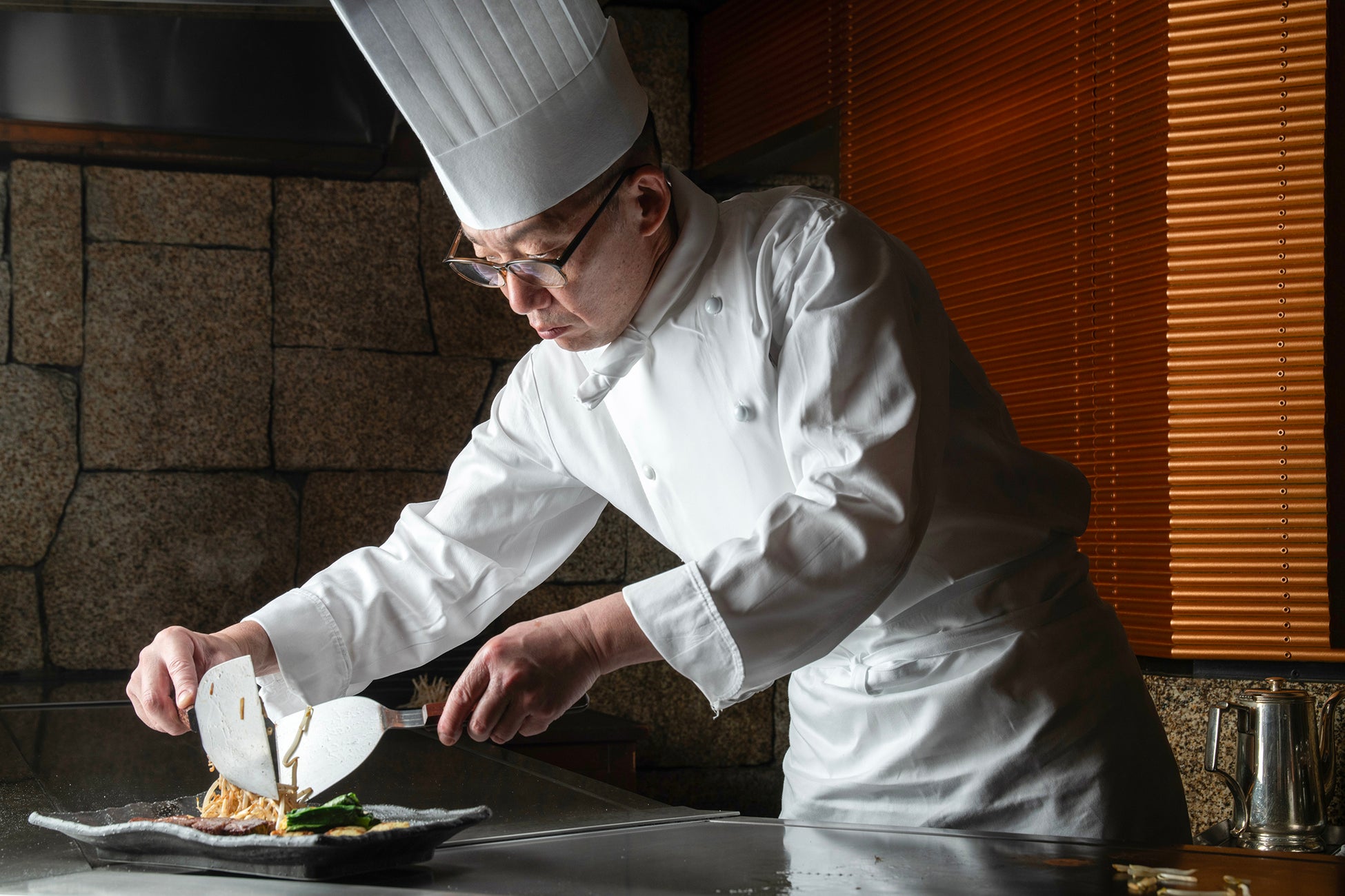 浜田雅功、初の個展にあわせたコラボカフェ開催! 「喫茶 はまだまさとティー」麻布台ヒルズ ギャラリーカフェに登場