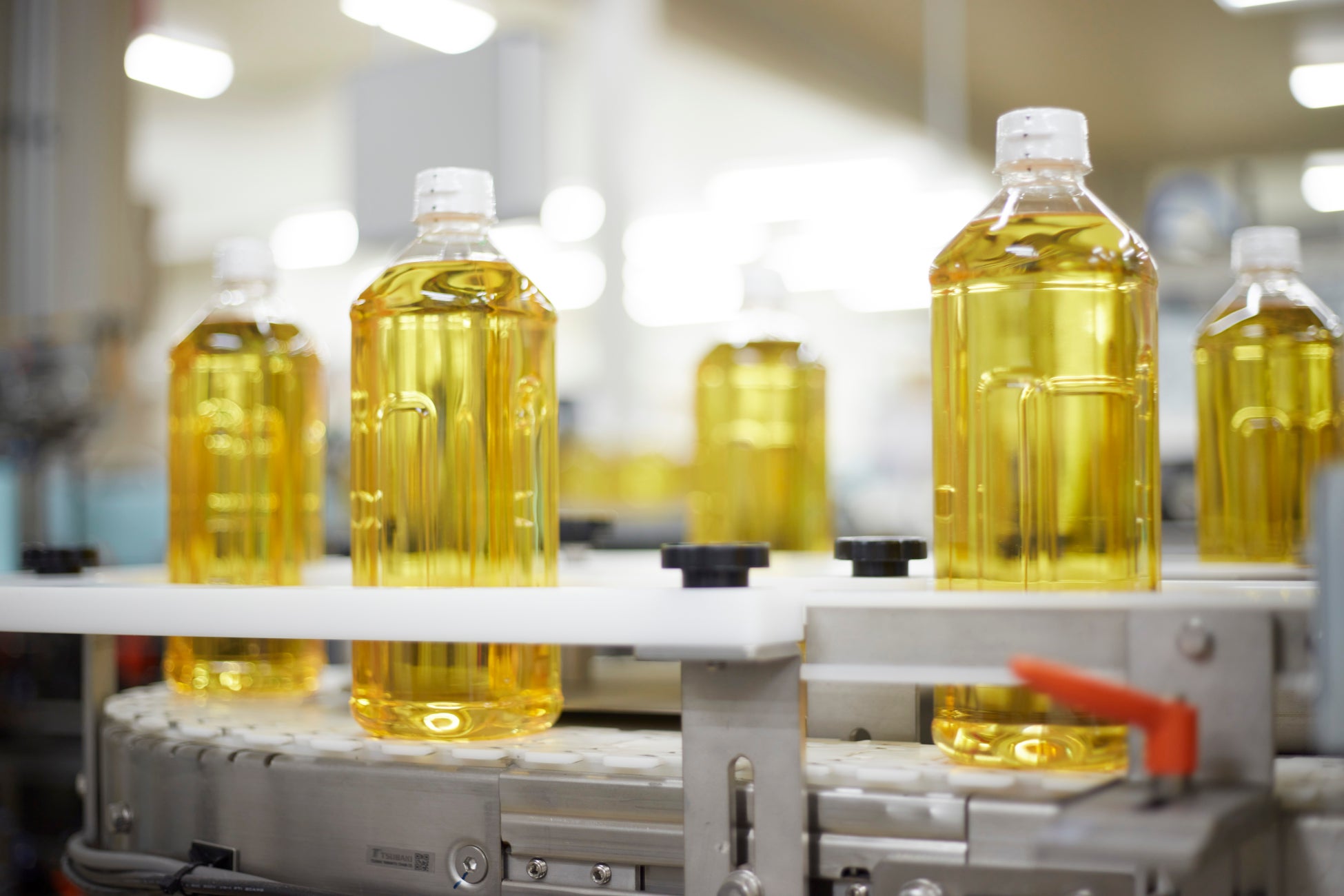 【ロイズ】スリーブを付けると“月夜”に変身！？「２つの秋景色」を楽しめる詰め合わせなど、お月見おすすめチョコをご紹介。