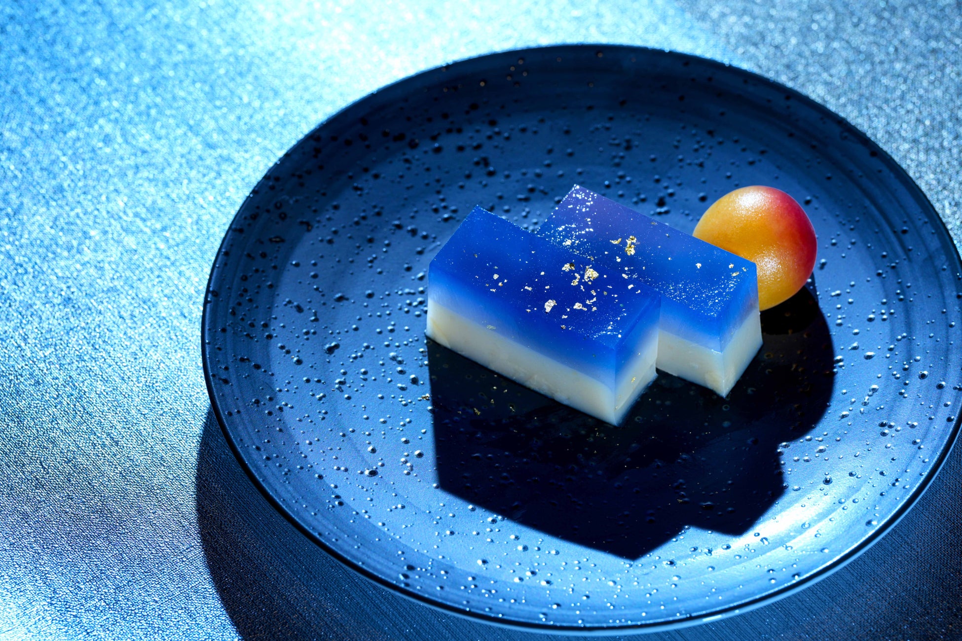 ヴェネチア国際映画祭のシンポジウムで日本酒ブランド「SAKE H UNDRED」の『深星』を提供。世界各国の映画関係者が日本酒を楽しむ