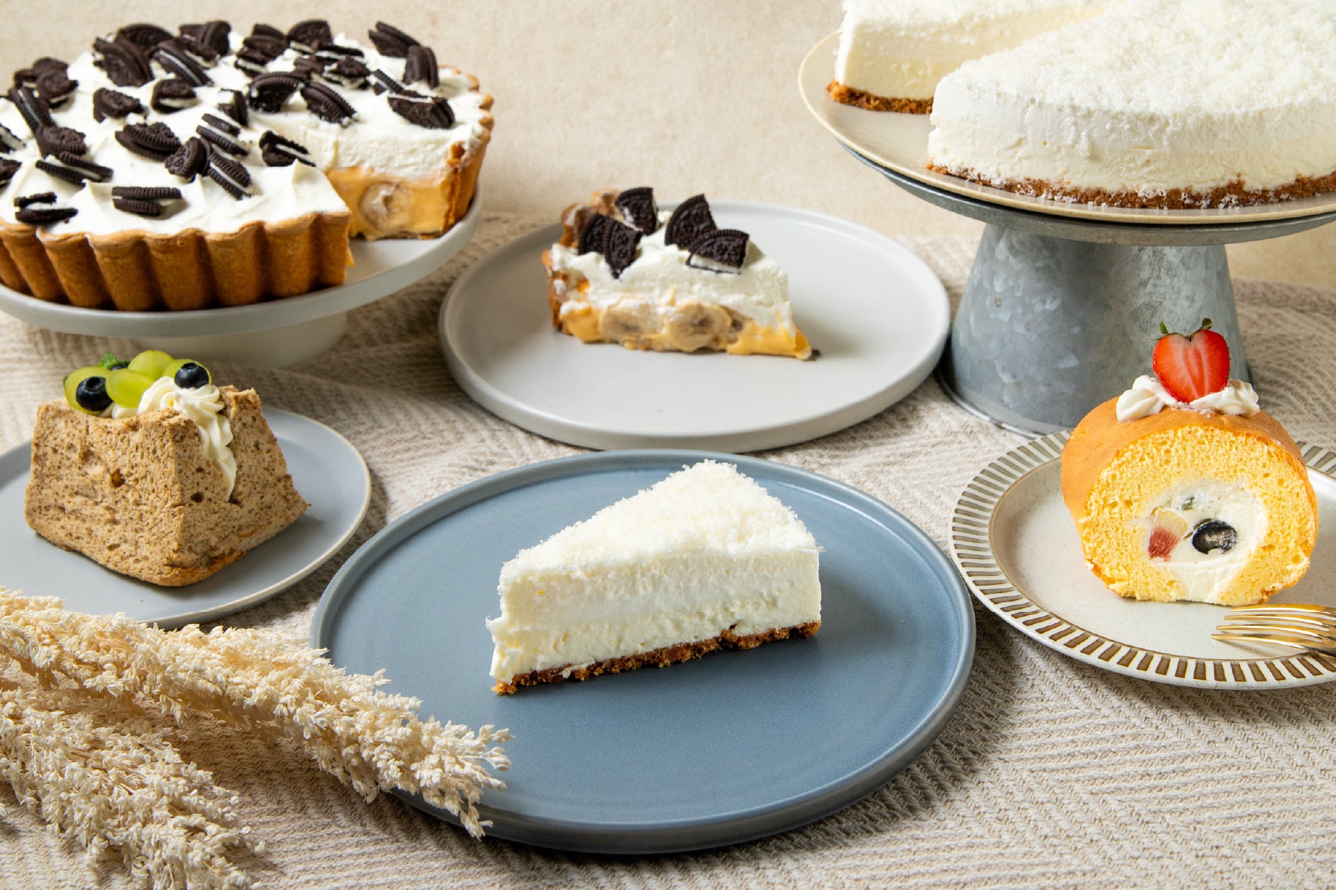 3年ぶりの復活！羽田エクセルホテル東急の「滑走路ケーキ」クリスマスケーキ全3種類の予約受付を10月1日に開始