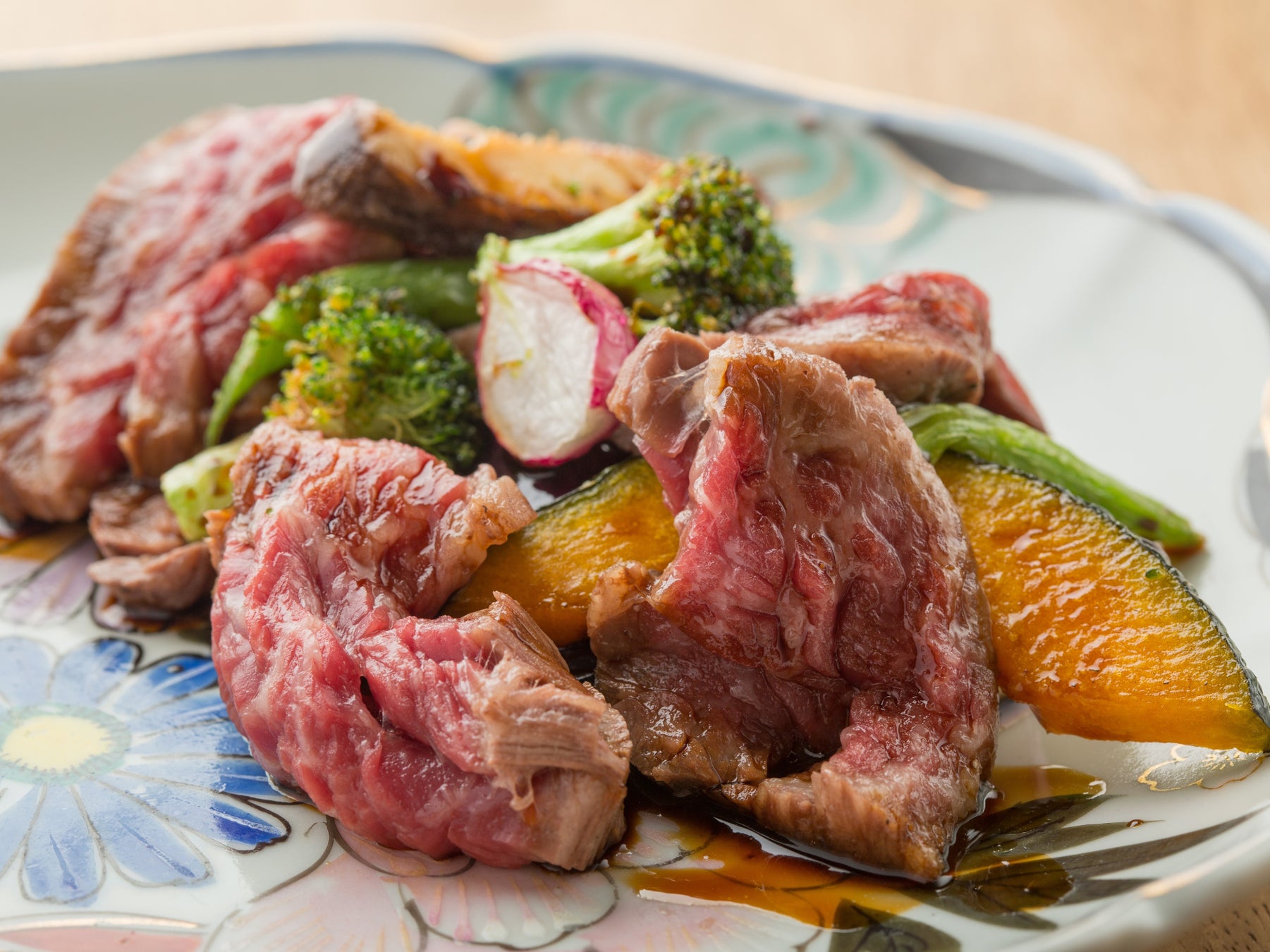 【THE BUFFET 大丸札幌店】ご好評につき10/27迄延長実施！平日ランチ限定キャンペーン！「自家製小籠包・ローストビーフ」などが楽しめるスペシャルコースが時間無制限でご利用いただけます！