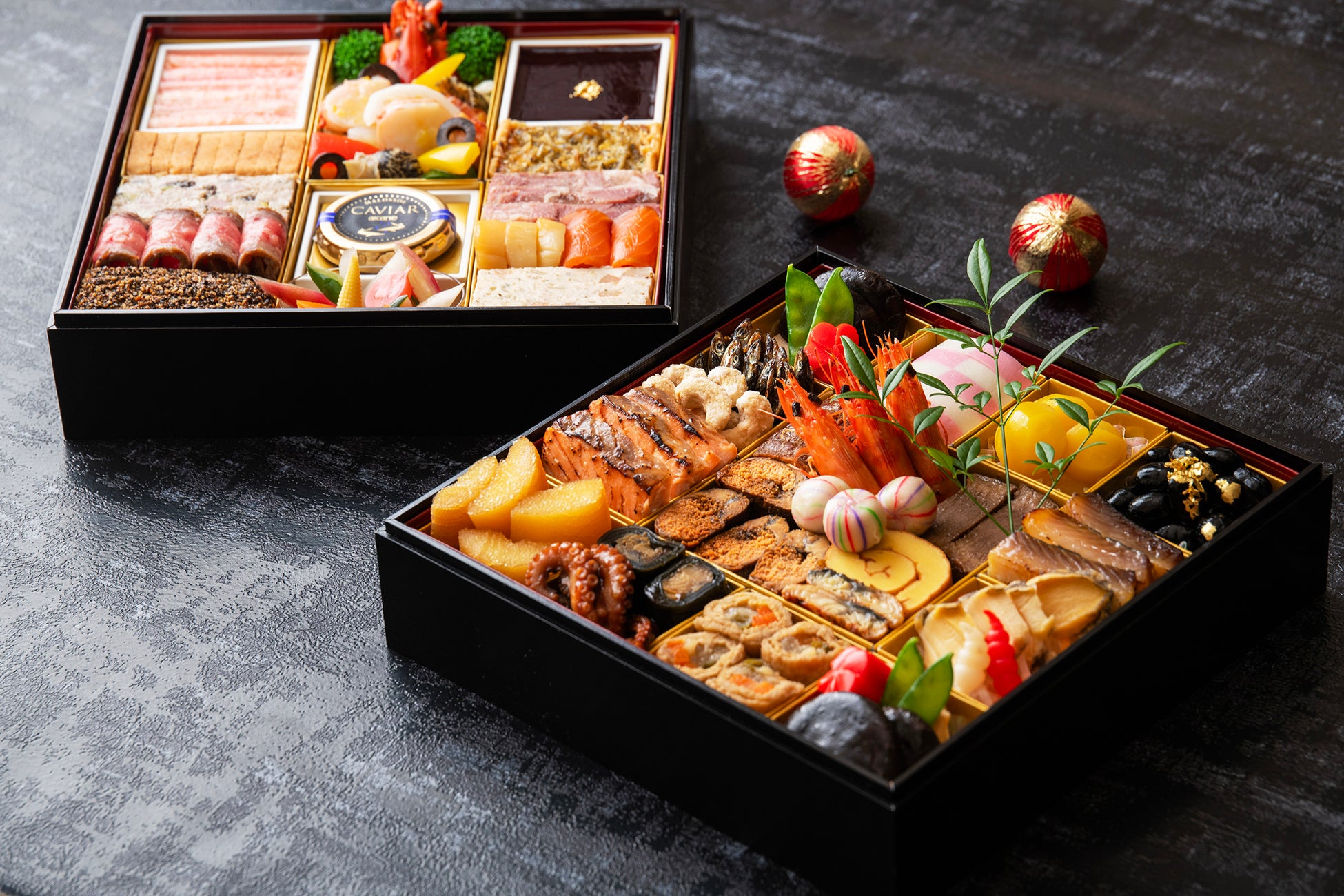 【期間限定】日本チーズ・フォンデュ協会監修「濃厚チーズの”沼”オムライス」に今だけ『ホワイト・ピンク・ブラック』の限定カラー登場！