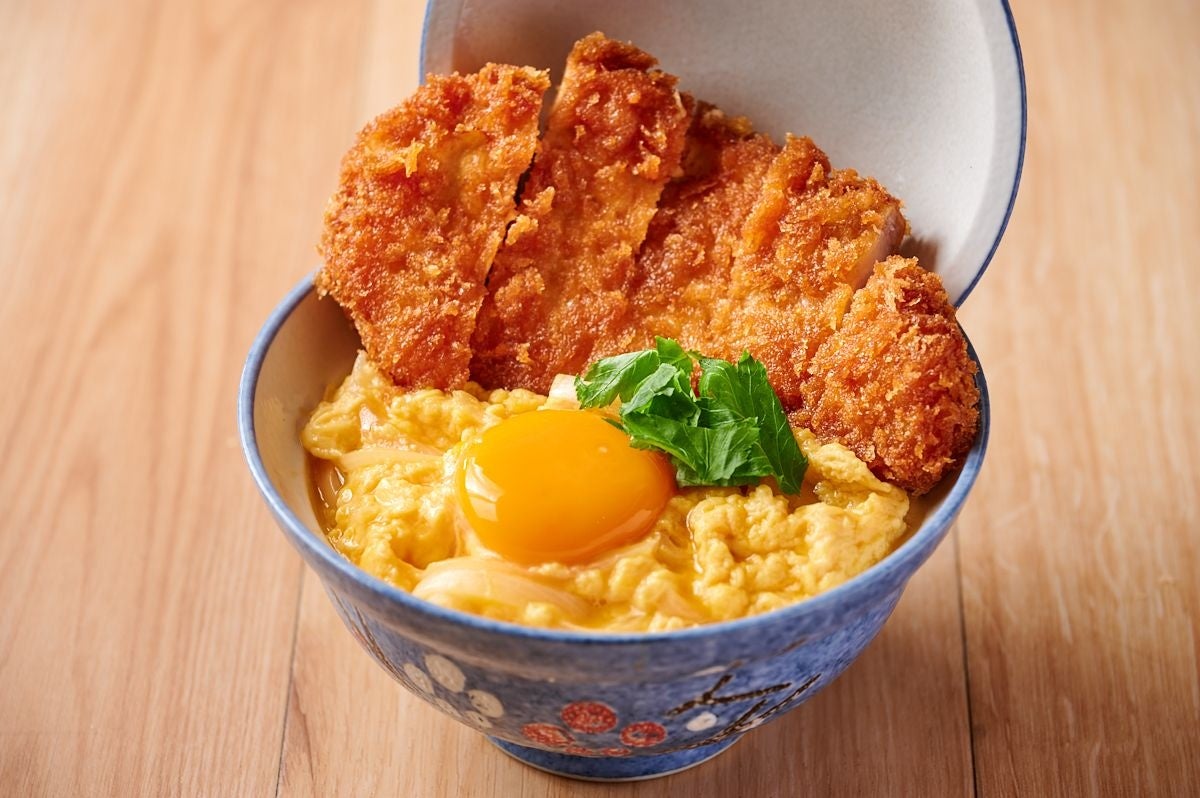 サントリー　１００％リサイクルペットボトルの販売本数が累計２００億本突破！