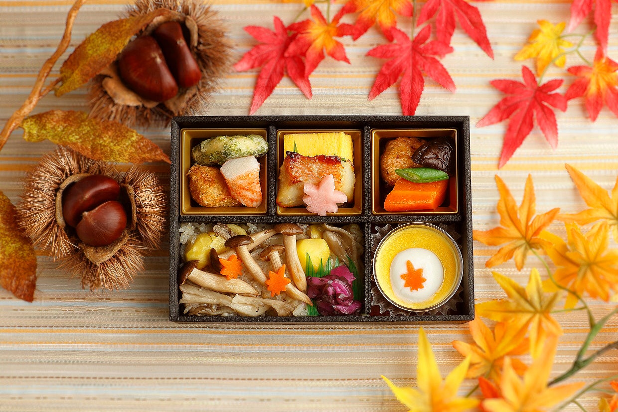 大好評の「恐竜組み合わせ型」「恐竜バトル動画」が楽しめる「おっとっと」恐竜パッケージ 10月上旬より順次発売11月1日より交通広告も展開