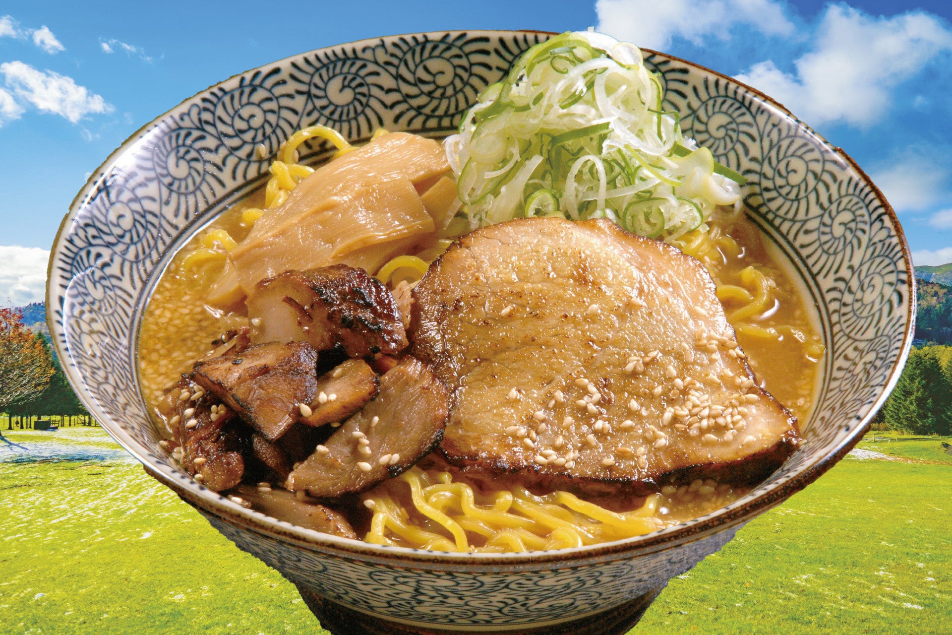 北海道限定の人気惣菜がリニューアル！道産豚肉を使った「具だくさん　ぶた汁」が10月2日（木）より、道内のセブン‐イレブンで順次販売