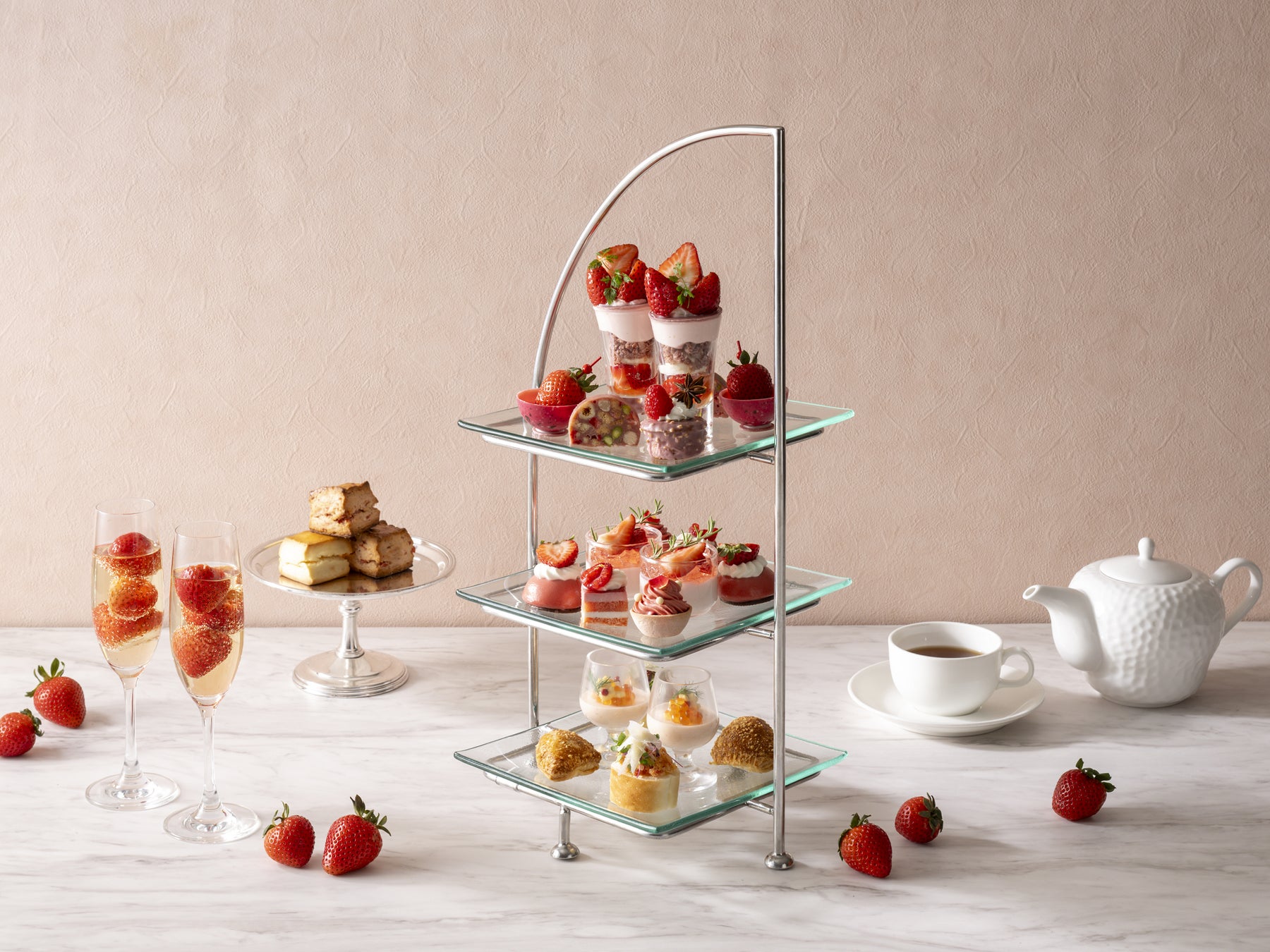 完全会員制パフェバー「Remake easy」、10月限定『黒いちじくとピーカンナッツのフロランタンパフェ』提供。希少な国産黒いちじくを主役に、香ばしいナッツとフロランタンを重ねた秋だけの贅沢な味わい