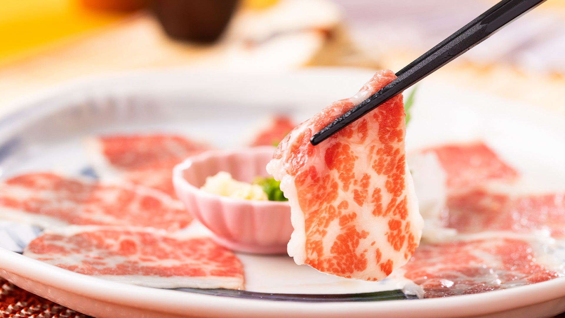 SNS映え必至!「肉タヌーンティー」が秋限定バージョンで登場! 豪華3種の肉寿司が食べ放題付きで10月3日(金)スタート