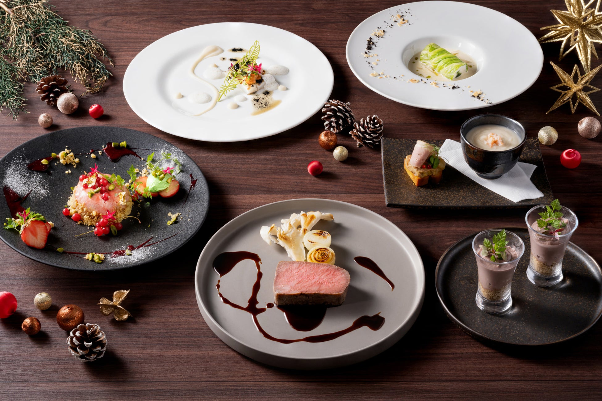 天空のダイニングでの極上の美食体験や、慈しみを贈るスパのギフトボックスなどBELLUSTAR TOKYOホリデーシーズンメニューのご案内