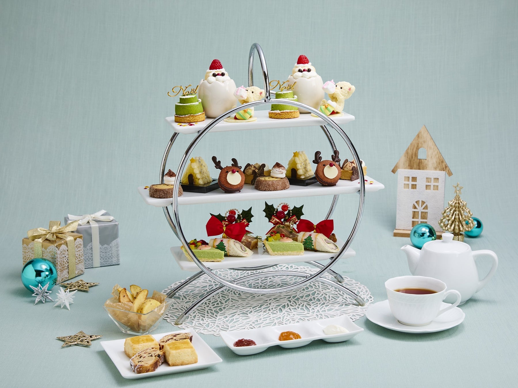 うどん生まれ※1のもっちもち食感「丸亀うどーなつ」 「栗の甘露煮」と「渋皮栗ペースト」を練り込み どこを食べても栗栗栗！ 秋を満喫！ほっくり濃厚『丸亀うどーなつ まろん味』新登場