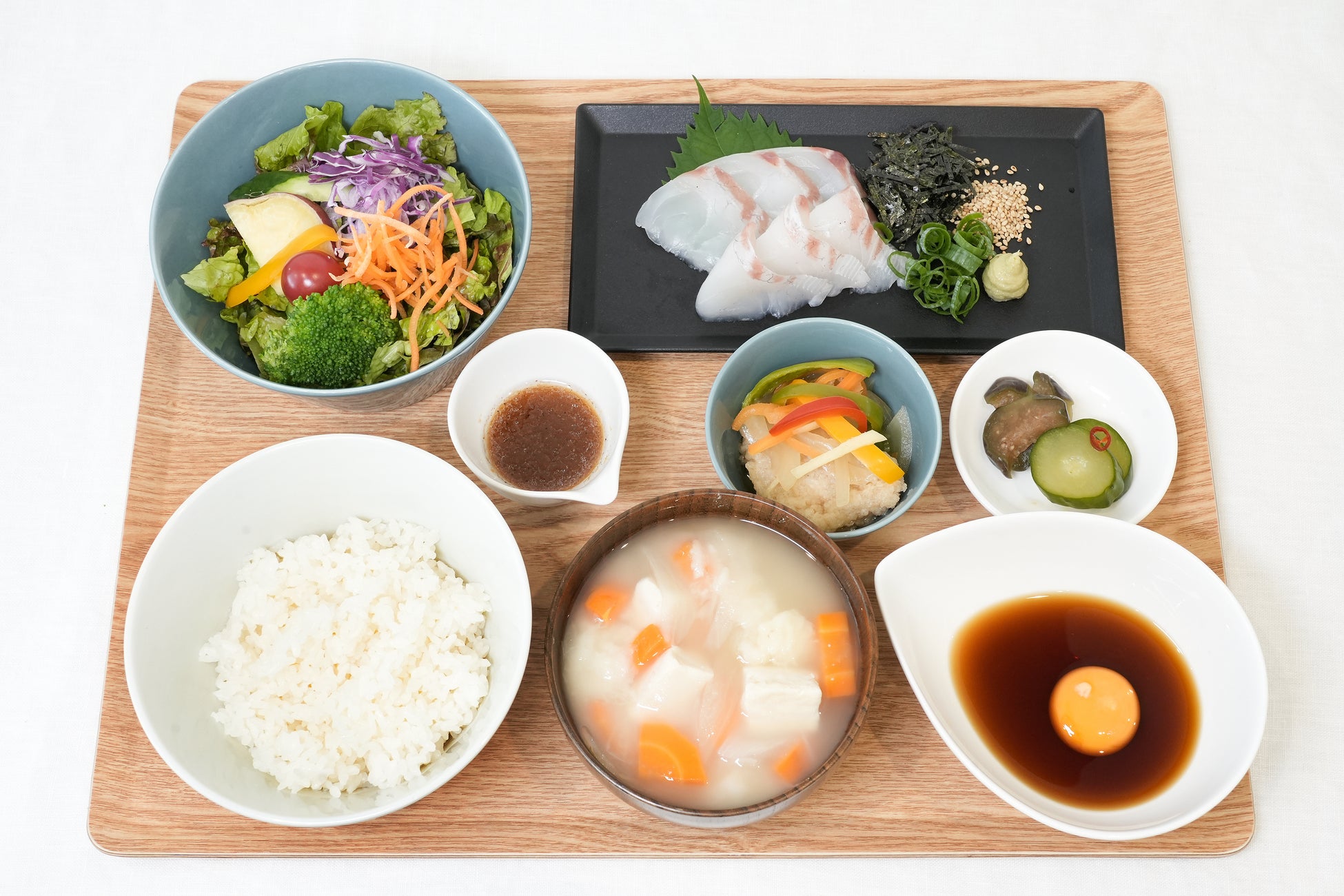 高カカオチョコレートの摂取が便秘傾向の女性の便通を改善、 腸内フローラにおいて酪酸産生菌を増加させる