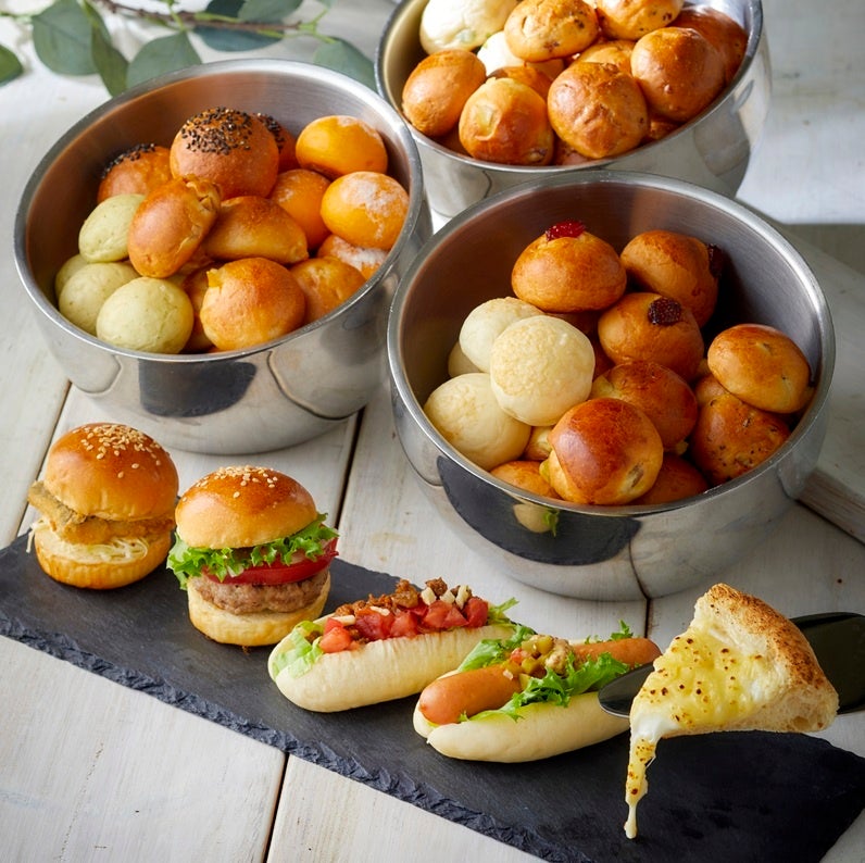 「ao LAKESIDE CAFE」＆「Hakuba Zekkei Sauna “ao”」三段紅葉が彩る青木湖で、この時期だけの特別な体験を。