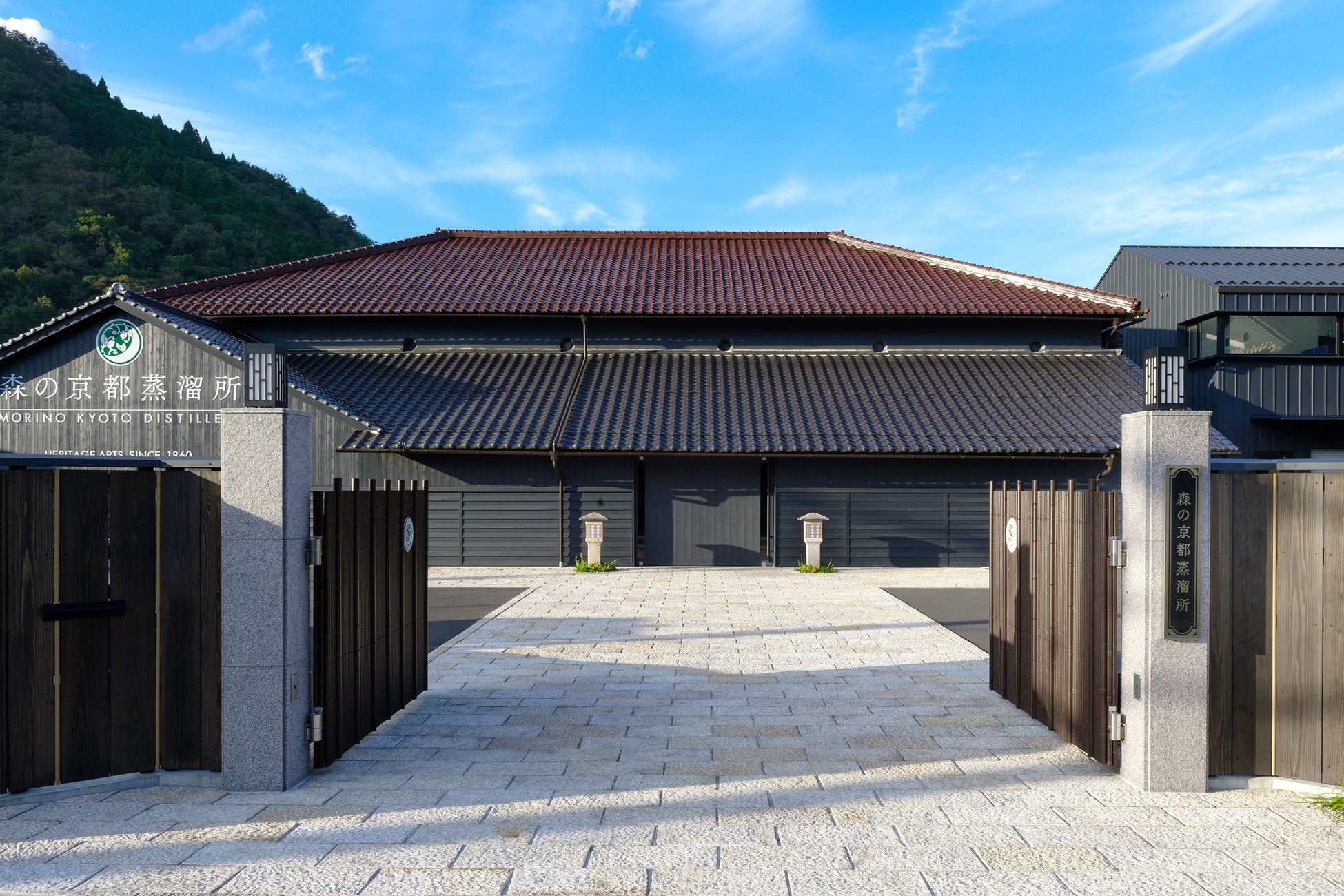 クックハウス×SHIBUYA109阿倍野店×高校生によるコラボ商品　あんこ好き高校生の夢から生まれた和の彩りと白玉の月-新感覚スイーツデニッシュ-10月11日-31日限定販売