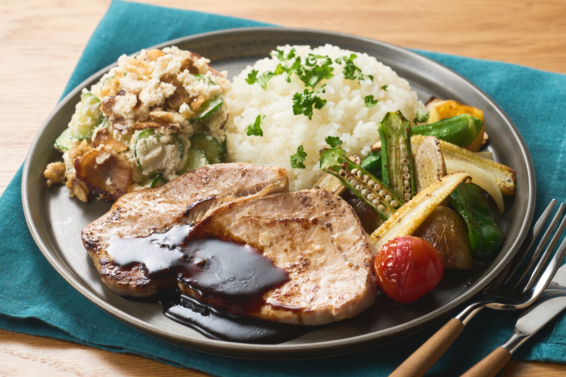 【松江エクセルホテル東急】冬の松江で味わう、すき焼き・カニ・穴子。山陰の冬の味覚を凝縮した「島根のごちそう 冬の美味御膳」が登場。