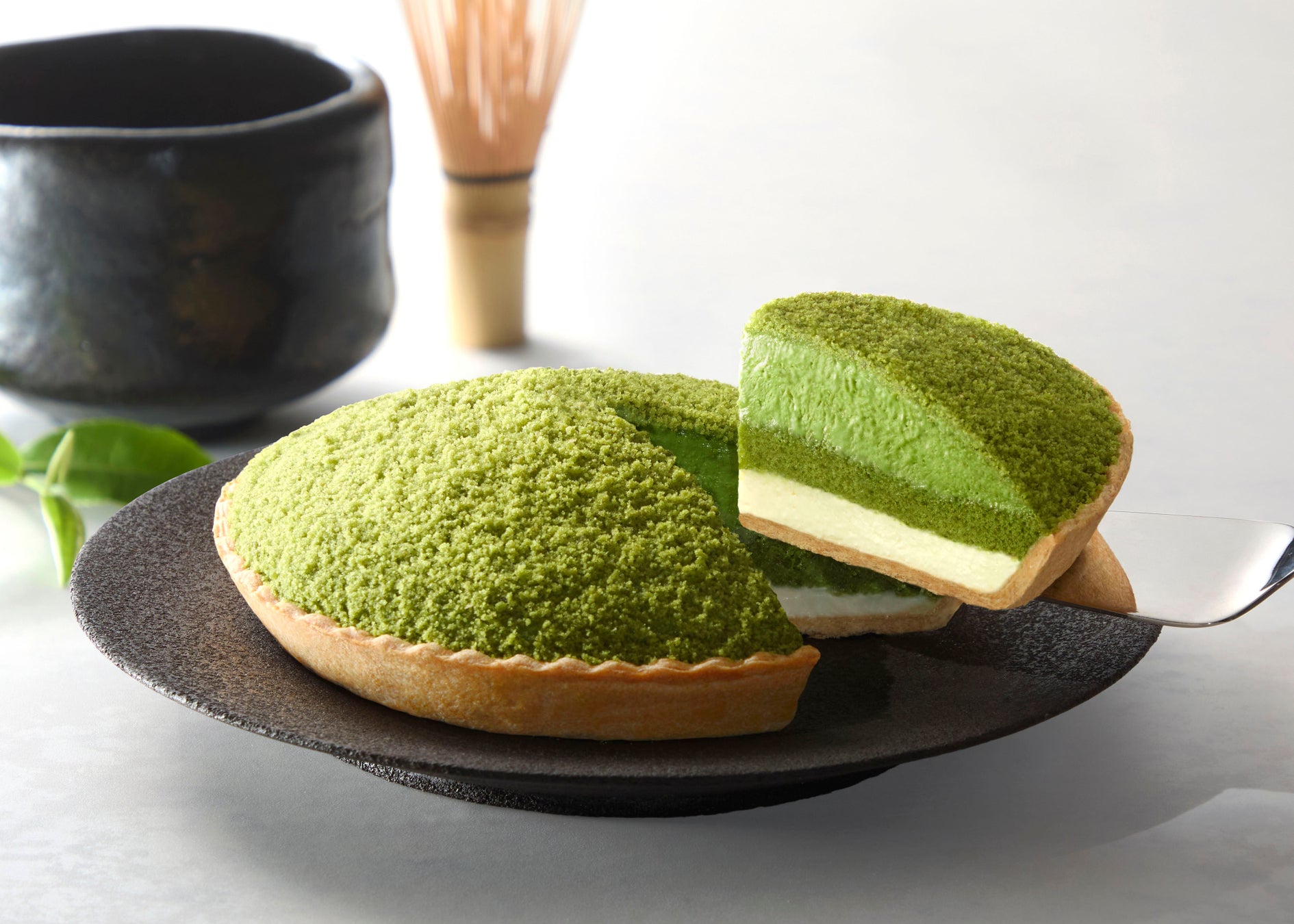 【ホテル長楽館】新春を彩るスイーツおせち「お菓子なおせち」2025年10月10日(金)より予約受付開始