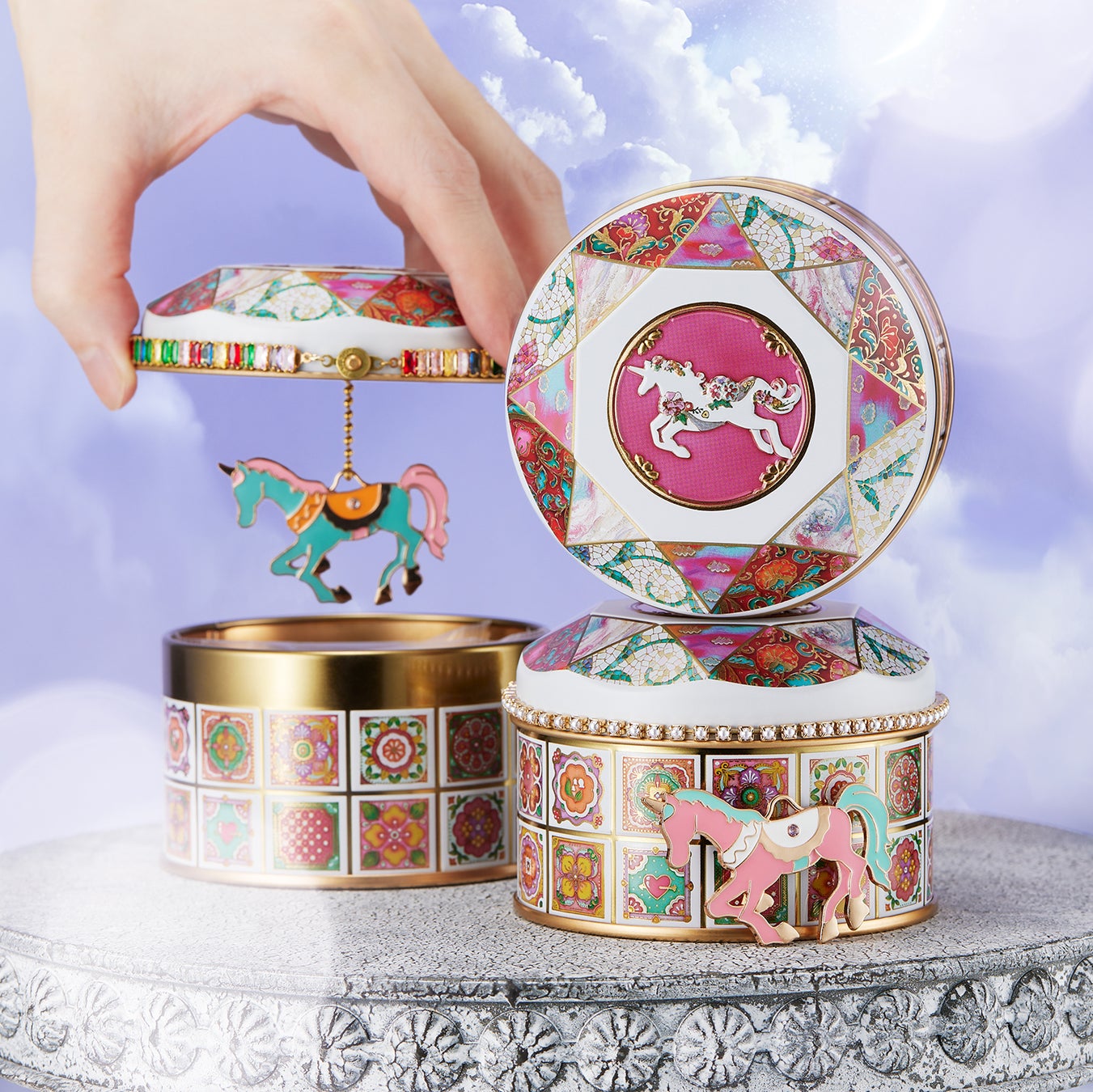 大人の時間を彩る、甘美な余韻。“紳士の一級品”「ＧＥＮＤＹ」より、ブランデーとバターが深く重なる「バターキャラメルブランデーケーキ」 を発売。