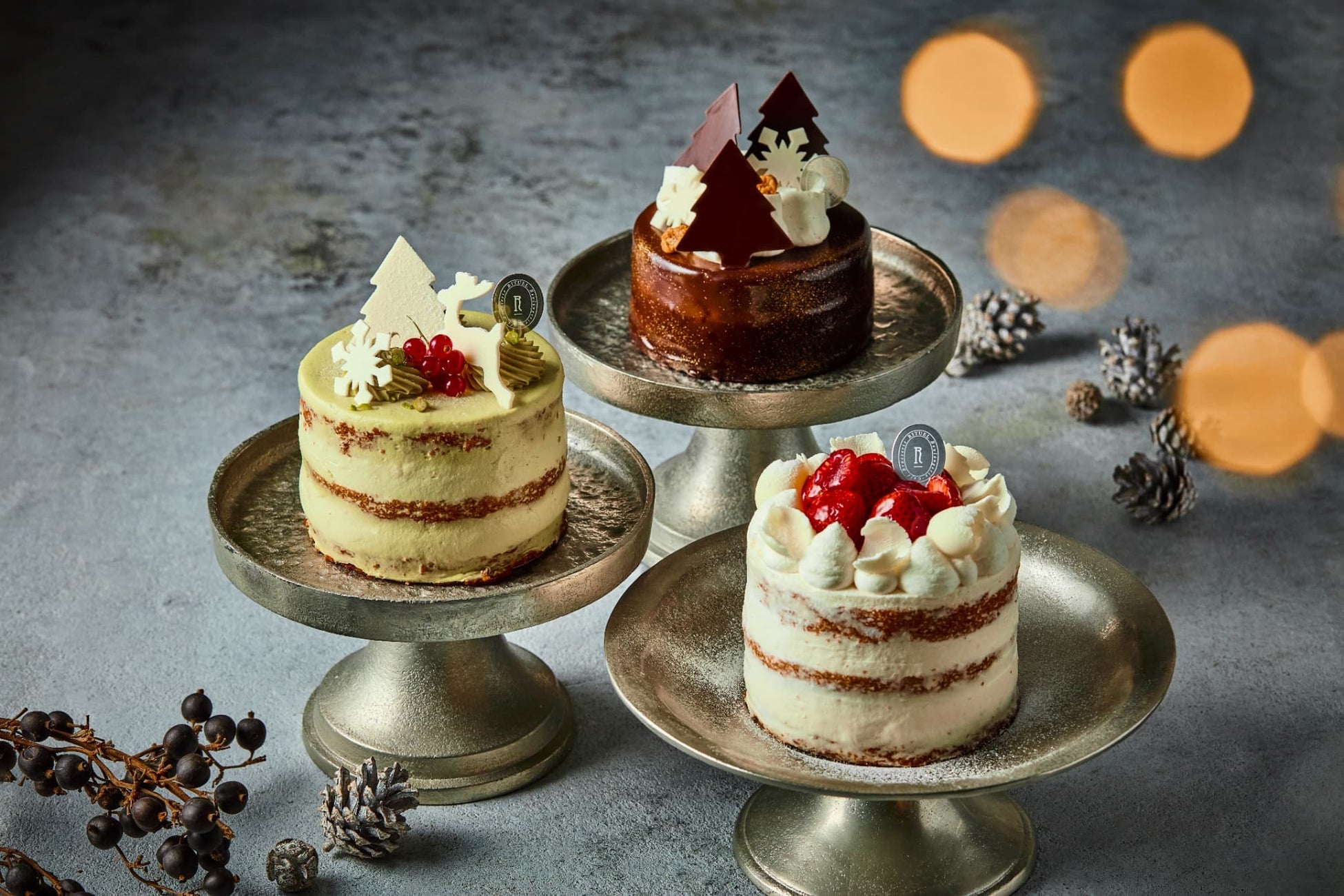 グランドプリンスホテル大阪ベイ2025年クリスマスケーキが発売開始夢が詰まった限定3台の「お菓子の家」から王道のショートケーキまで9種類をラインナップ