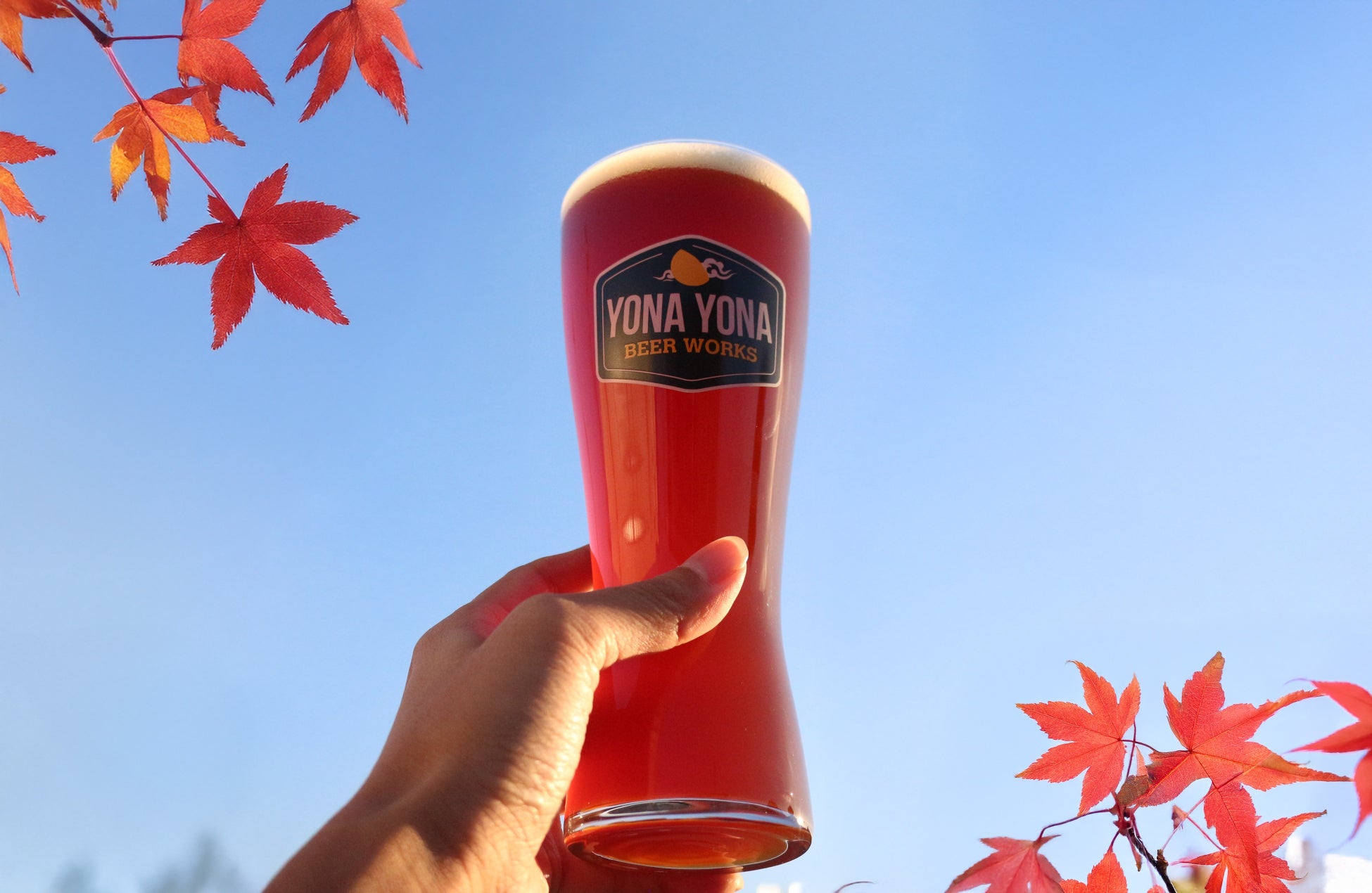 『Dead by Daylight』×DiCE コラボカフェ第4弾が11月3日(月)より開催決定!怖くて可愛いメニュー&グッズが盛りだくさん!謎解きにも挑戦して、フロントにある発電機を通電させよう!