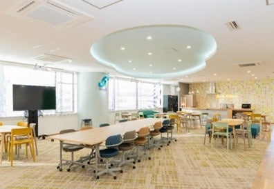 『魔法使いの嫁』のチセがつくった眠り薬をイメージしたリキュールが登場