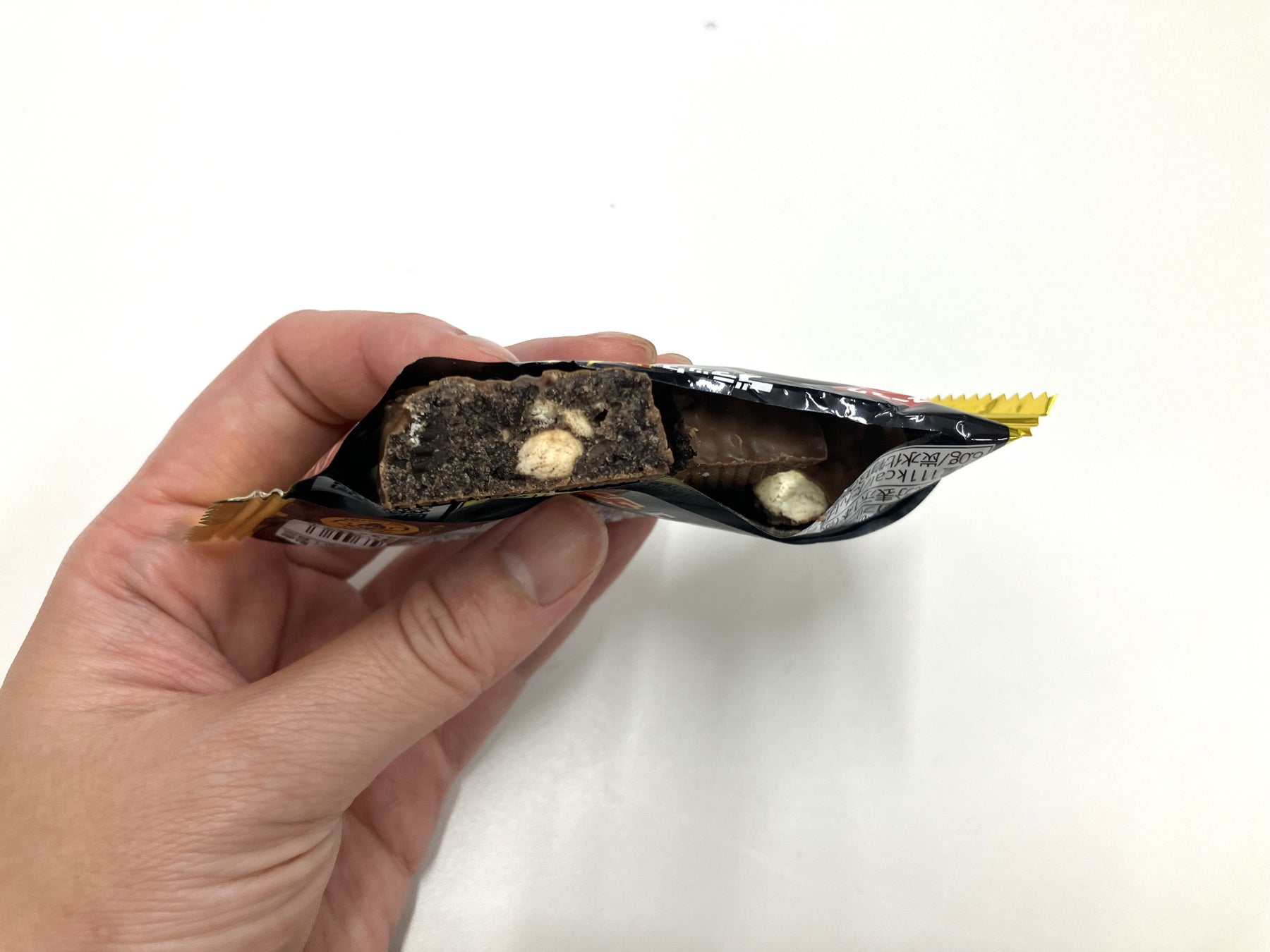 赤ワインの甘みと滑らかさ、白ワインの繊細な風味、そして南仏リヴザルドワイン樽の奥深さ。長濱蒸溜所が贈る、三者三様の樽熟成。2025年11月18日(火)より3種同時限定発売いたします。