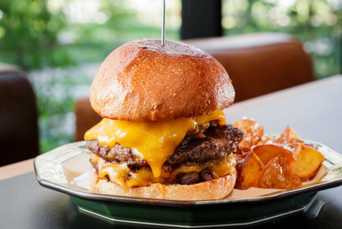 【ホテルグランヴィア京都】伝統スイーツ「クロカンブッシュ」で表現するクリスマスツリーケーキ　Tour Blange～クロカンブッシュのクリスマスツリー～予約受付開始のお知らせ