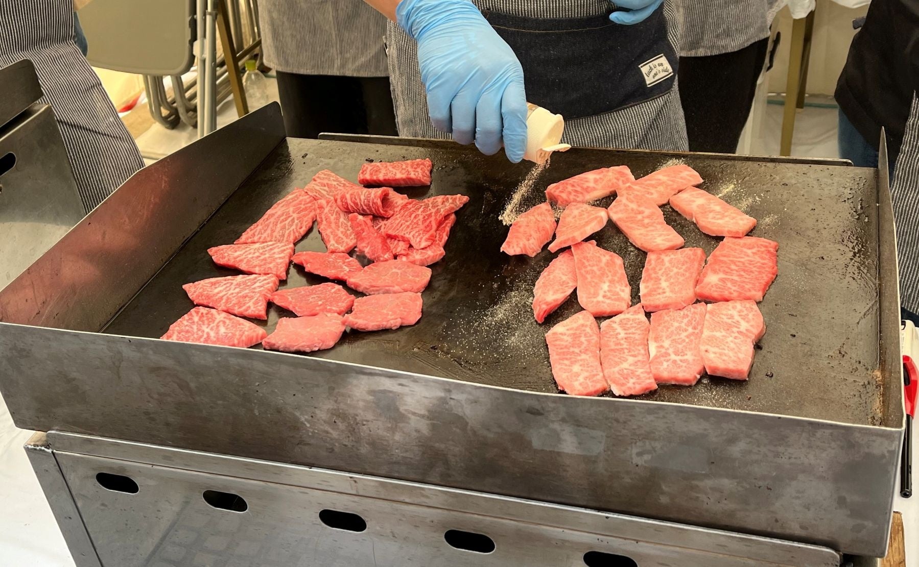 LOUANGE TOKYO Collection de Noël 2025「サプライズで届ける感謝の気持ち」