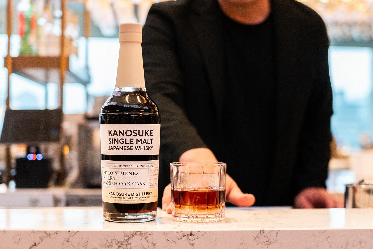 【ハロウィン限定／5年目の人気シリーズ】2種の“食べ比べ”が楽しめる『ブラッククッキーサンド アーモンド&ピスタチオ』をスナックミーオンラインストアで期間限定発売