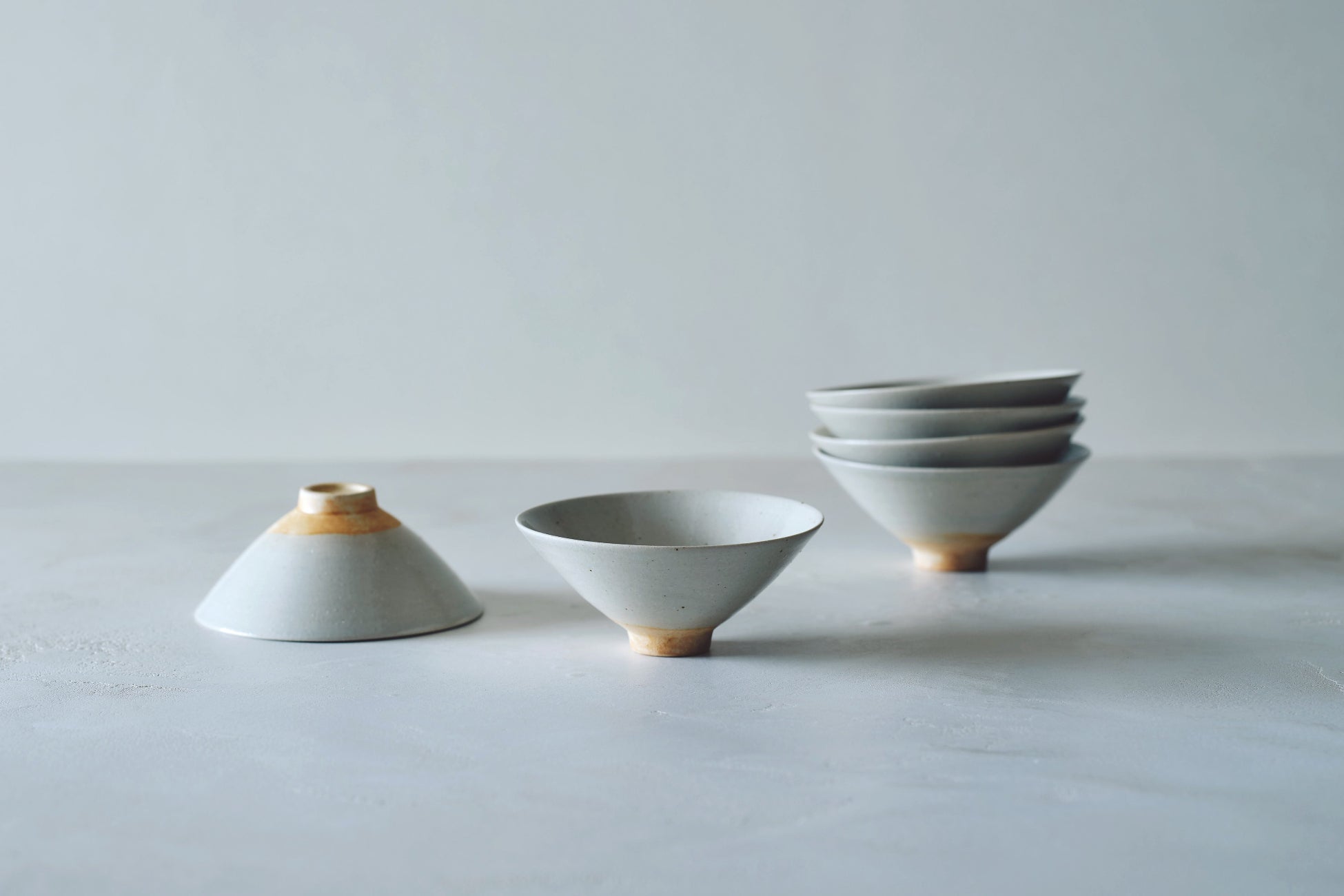 ハロウィンにぴったりの２色のスワールカップアイス「MOW Special スウィートポテト＆パンプキン」を数量限定で新発売！上品な味わいの「九州産紫芋」と濃厚な甘みの「えびすかぼちゃ」を使用