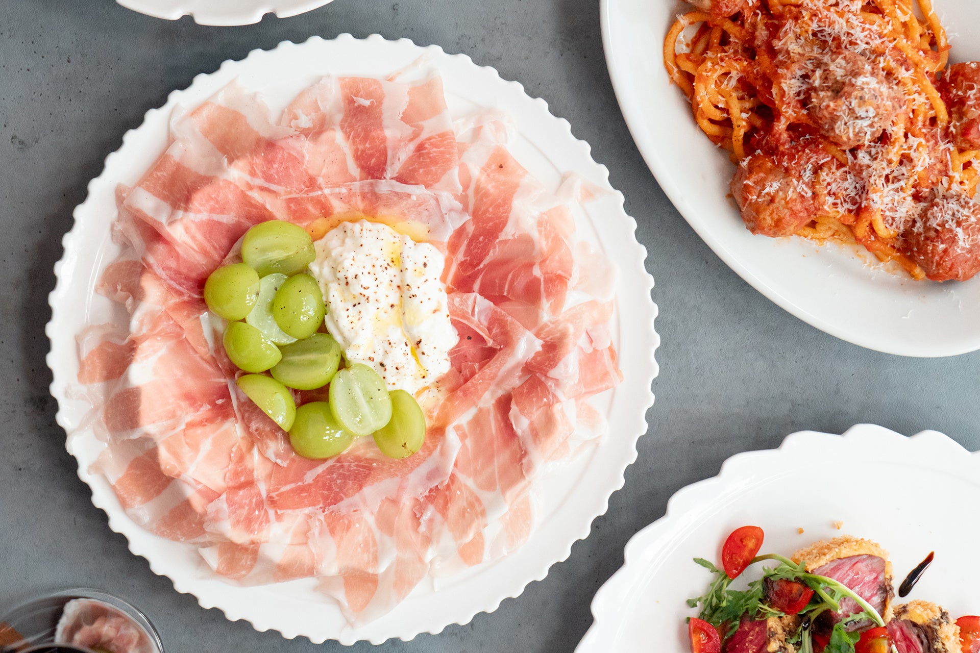 神戸「TOOTH TOOTH」2025年クリスマス特別ディナーのご予約を10月22日(水)より受付開始。大切な人と過ごす特別なひとときを。