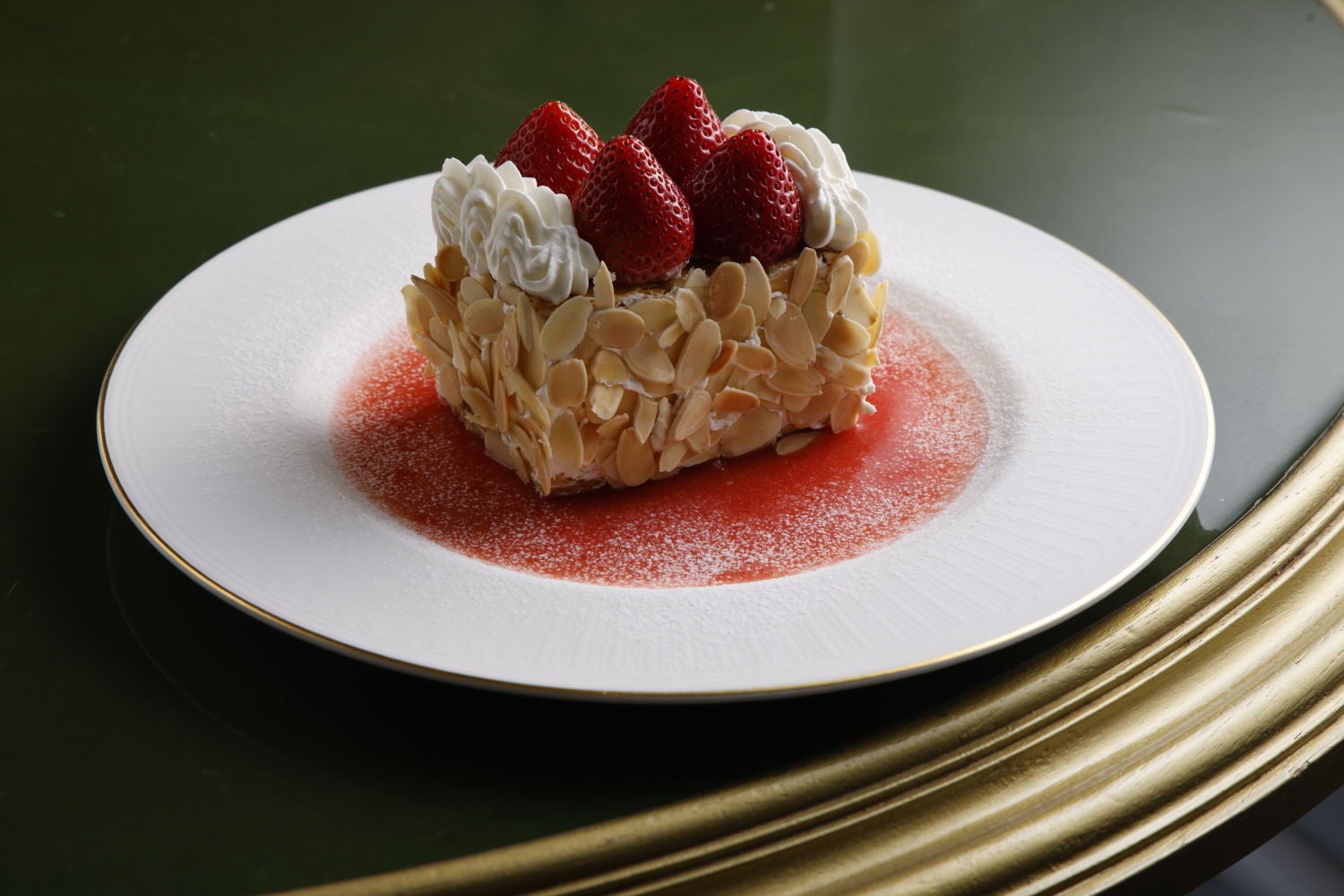 もったいないをおいしく!中骨周りの身を活用したトップバリュ「青森サーモン®のフレーク」新発売