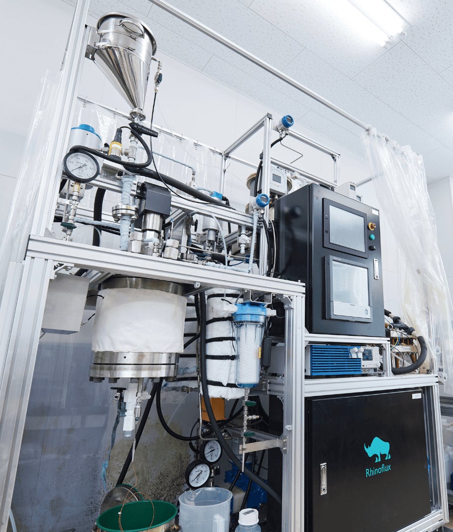 霧島酒造、本格焼酎の飲用トレンド調査を実施。全世代が「すっきりと飲みやすい」味わいを最も重視、20代は「フルーティーな香り」への期待、40代以下では食事に合わせて飲み方を変えるペアリング志向が判明