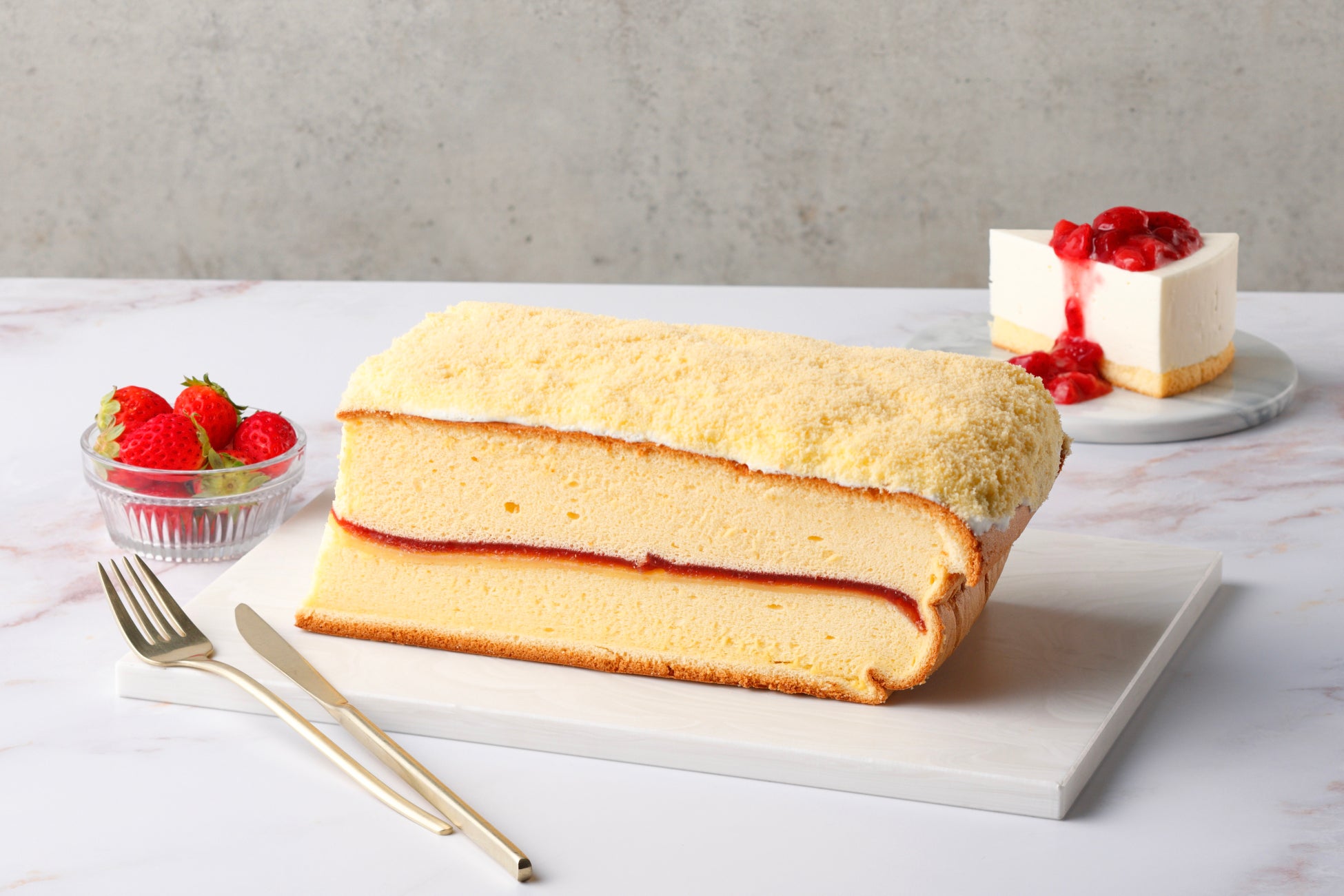 淡路島で最速のクリスマスツリー、2025年11月1日(土)点灯！高さ9ｍの淡路島内最大級クリスマスツリーが淡路ハイウェイオアシスに登場！明石海峡大橋を渡ってすぐ、関西屈指の“最速クリスマス”スポットへ