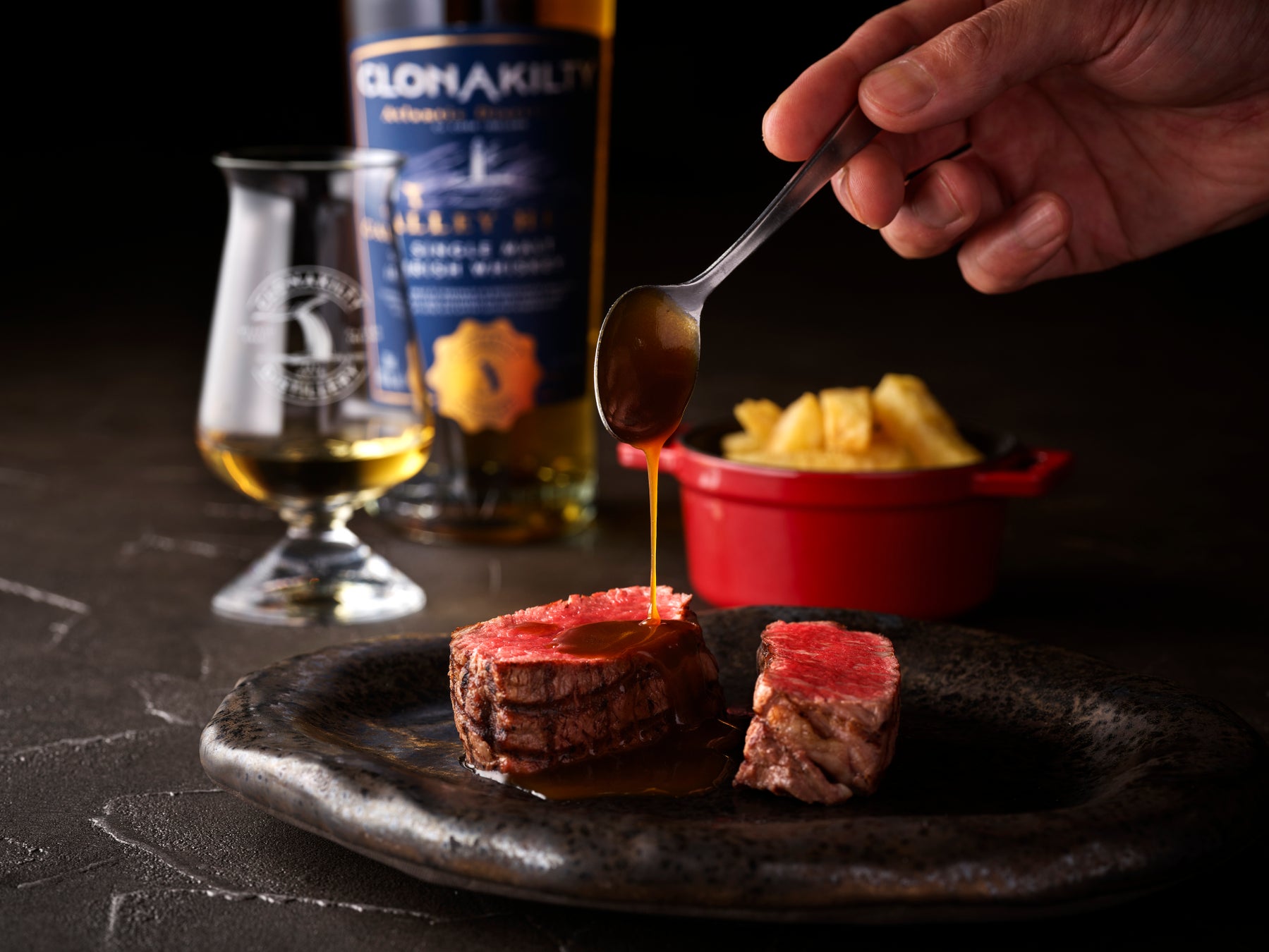 “ロイヤルのスイートポテト”と世界初製法ラングドシャクッキー“バター衣しゃ”が初コラボ！『バター衣しゃ ロイヤルのスイートポテト風』が誕生