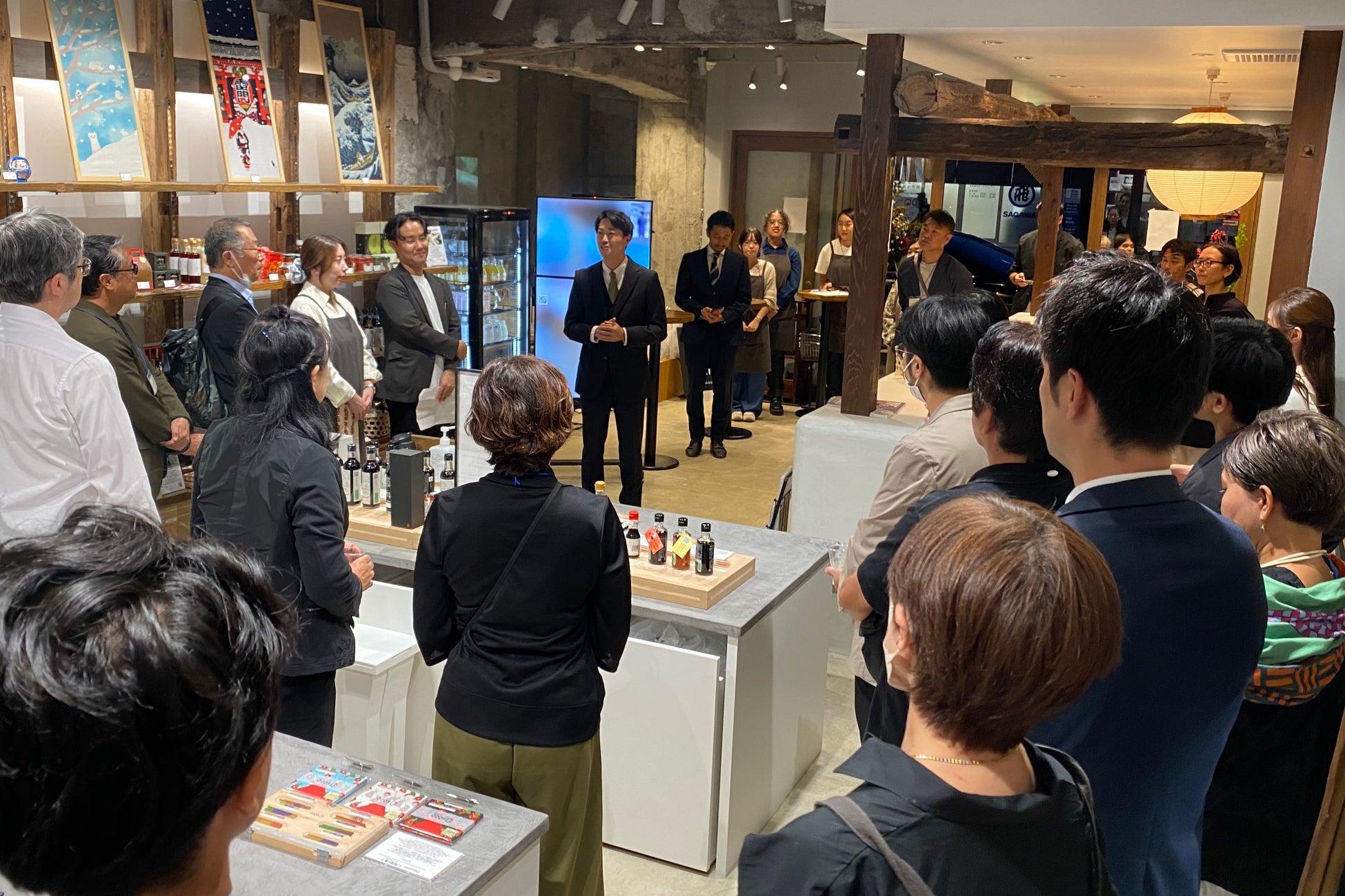 鰹節専門店にんべん×岩手・志賀煎餅 かつお節を通じて楽しむ「南部煎餅」コラボ企画2025年11月1日より煎餅販売＆期間限定メニュー新発売！