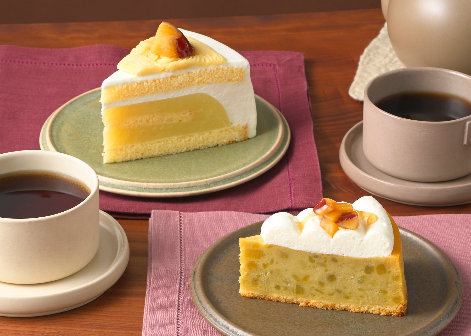 「期間限定 おぱんちゅうさぎ<ピンクのクリームシチュー>」「期間限定 おぱんちゅうさぎ<スープリゾット 海⽼のビスク>」〜 2025年11月20日(木)から12月31日(⽔)期間限定発売〜