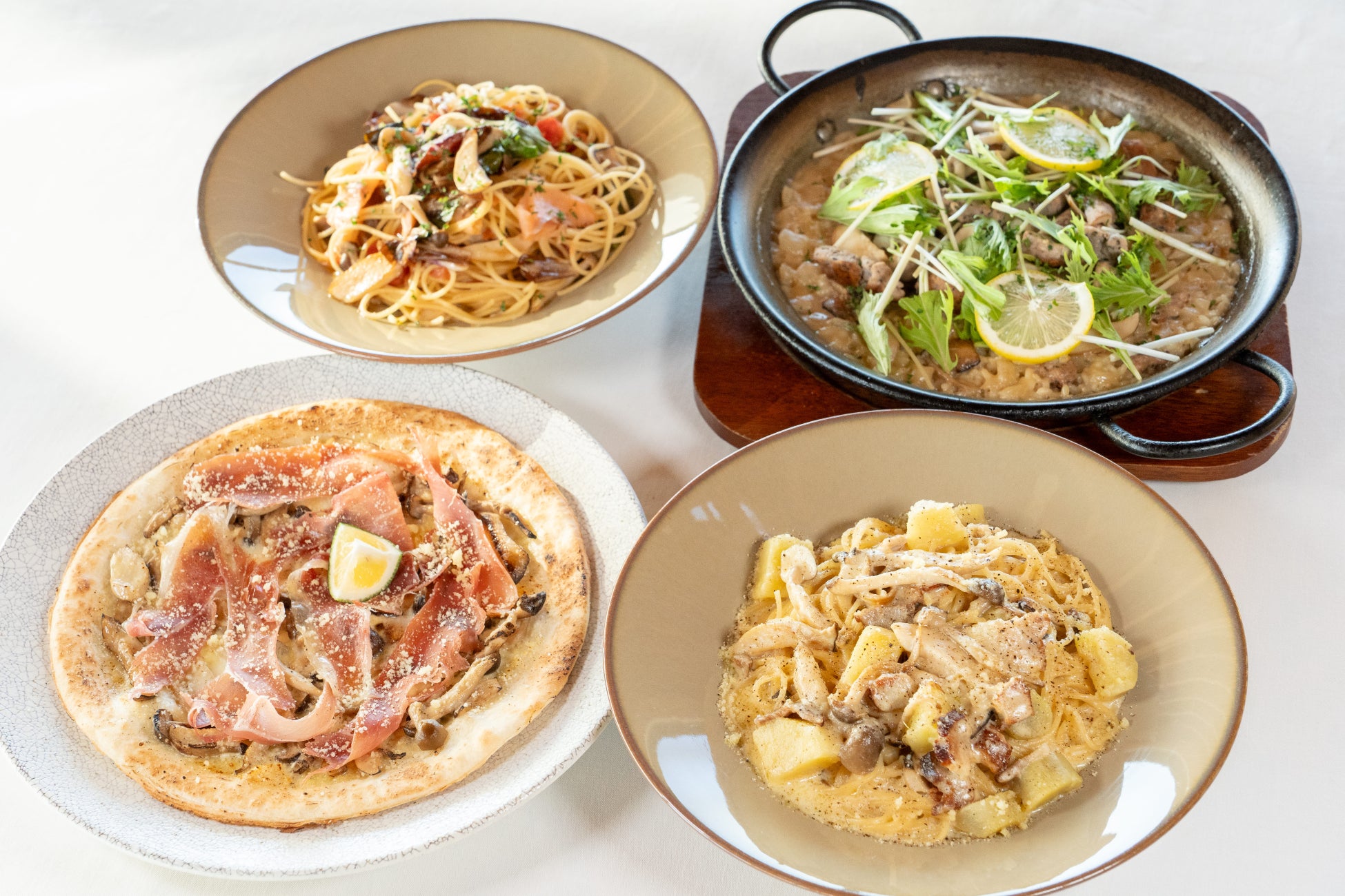 【ジョリーパスタ】ついにきた、カニの季節!“鉄板パスタ”フェア第2弾「“鉄板パスタ” ずわい蟹と赤エビのトマトクリームソース」発売