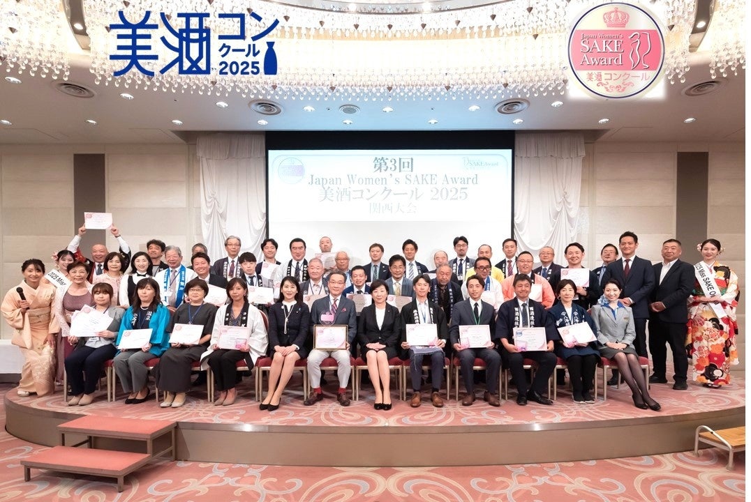 【新千歳空港限定発売】3か月で35,000個を突破した人気商品「北のごちそう バターチーズサンド」に前田真三氏作品の限定パッケージ「冬景色」登場！北海道バターケーキも販売開始