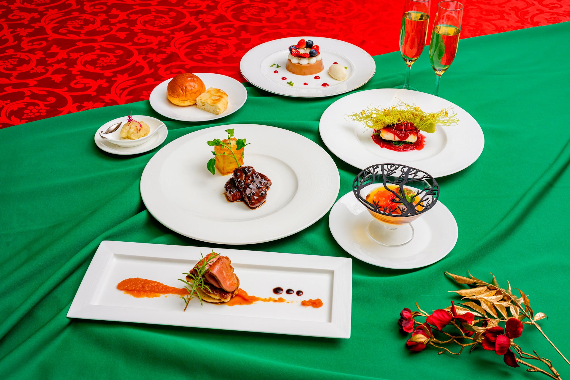 株式会社UMITOの子会社が運営するレストラン「MANOIR（マノワ）」が『ミシュランガイド東京2026』で開業以来初の一つ星を獲得。オーナーソムリエの中村 豪志が「ソムリエアワード」も同時受賞。