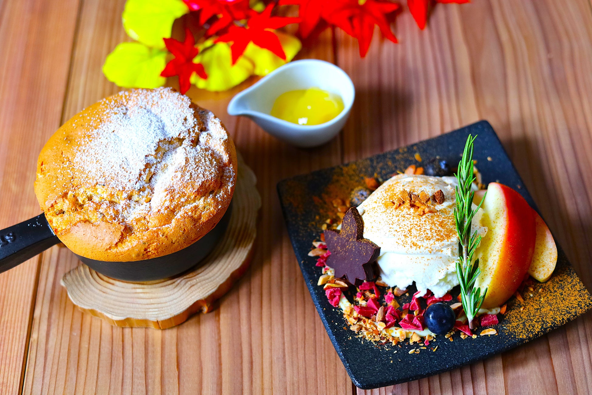 あなたはどっち派？ rebakeが贈る「伝統派／個性派」シュトーレン特集2025