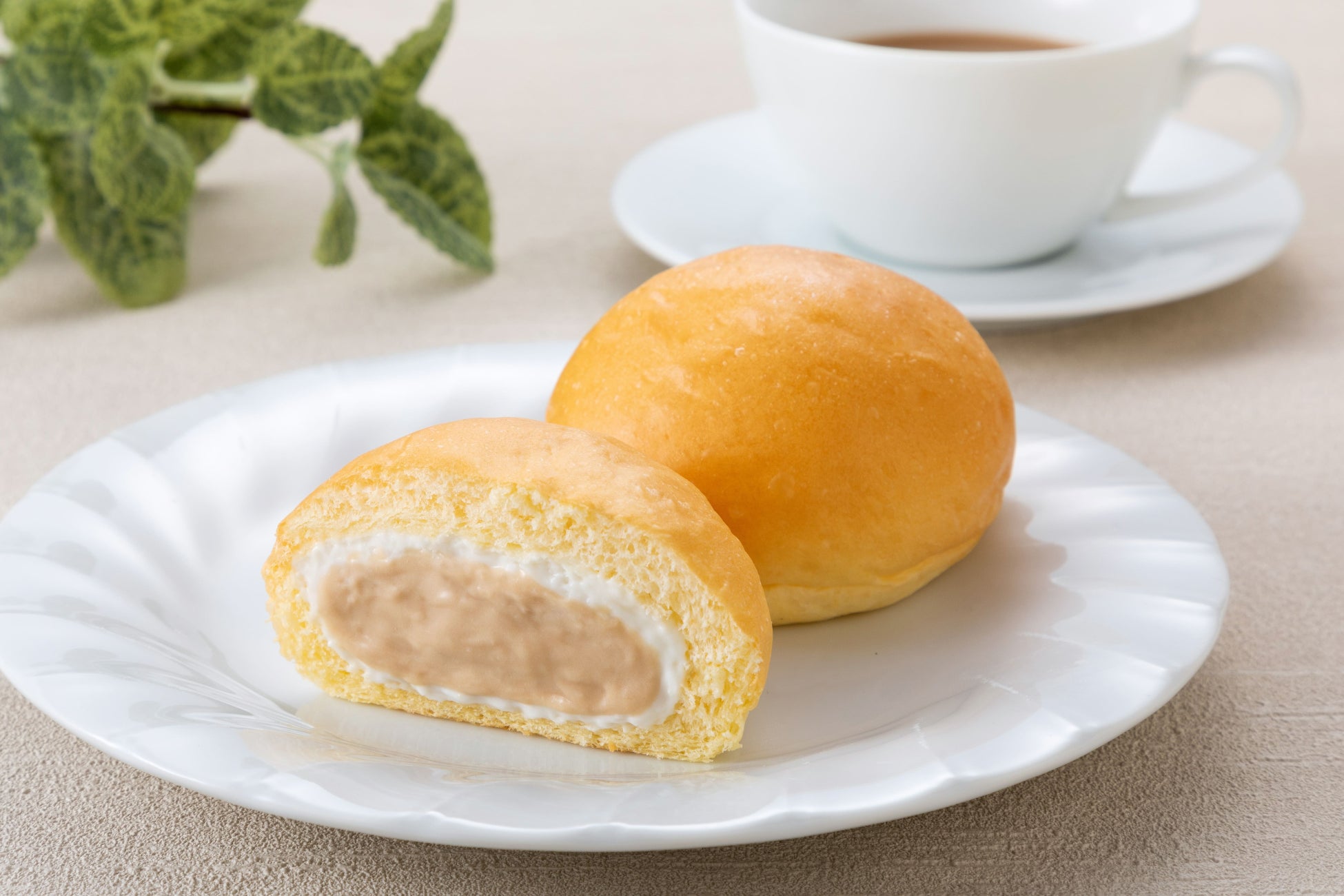 【11月4日(火)発売】あまおう苺果汁を使用した大人気「冬の蒟蒻畑 あまおう苺味」が数量限定で再登場!