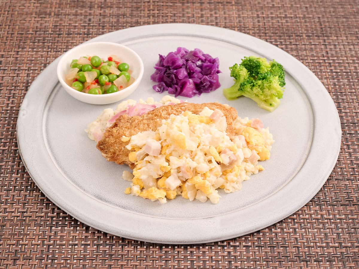 Wメインでボリューム満点!贅沢メニューにもオススメの「ハンバーグ&チキンのガーリック」が11月4日(火)に新登場